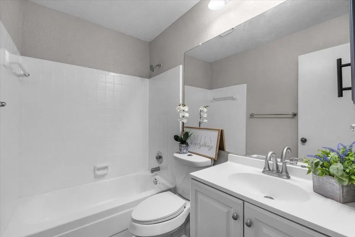 Single Family Residence For Sale in Denton County , 3120 Mayfair Drive, Carrollton, Texas 75007, 3 Bedroom, 2 Bathroom, 2 Garage spaces, 1,645 Sqft, built in 1980, mls#21284593, Real Estate Agent in Carrollton, Homes For Sale in Denton county, Homes For Sale in Carrollton, Realtor in Carrollton Texas, Real Estate Brokerage Independent Realty Texas, Luminita Cordes Realtor