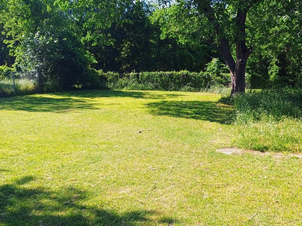 Single Family Residence For Sale in Navarro County , 612 W 16th Avenue, Corsicana, Texas 75110, 2 Bedrooms, 1 Bathroom, Garage spaces, 847 Sqft, built in 1944, Price $72,000, mls#21285800, Real Estate Agent in Corsicana, Homes For Sale in Navarro county, Homes For Sale in Corsicana, Realtor in Corsicana Texas, Real Estate Brokerage Independent Realty Texas, Luminita Cordes Realtor