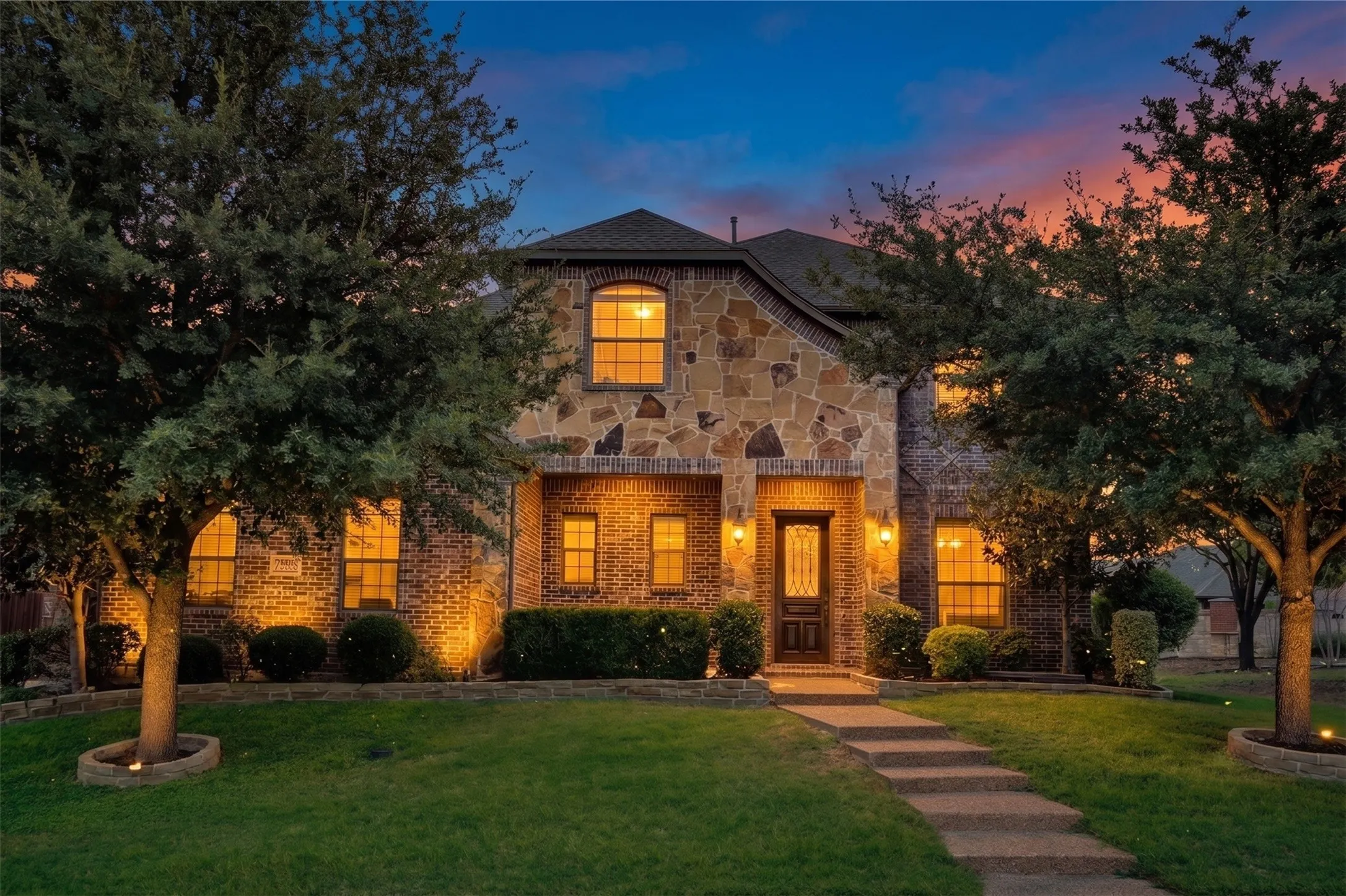 Single Family Residence For Sale in Collin County , 7604 Cindy Lane, Sachse, Texas 75048, 4 Bedroom, 4 Bathroom, 2 Garage spaces, 3,084 Sqft, built in 2012, mls#21275959, Real Estate Agent in Sachse, Homes For Sale in Collin county, Homes For Sale in Sachse, Realtor in Sachse Texas, Real Estate Brokerage Independent Realty Texas, Luminita Cordes Realtor