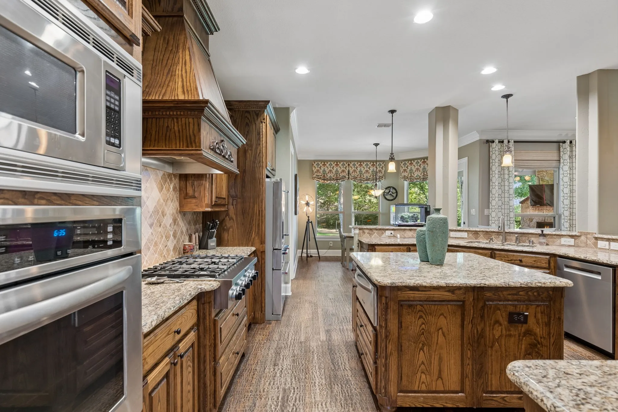 Single Family Residence For Sale in Denton County , 120 Hidden Valley Airpark, Shady Shores, Texas 76208, 3 Bedroom, 4 Bathroom, 3 Garage spaces, 3,445 Sqft, built in 2009, mls#21258980, Real Estate Agent in Shady Shores, Homes For Sale in Denton county, Homes For Sale in Shady Shores, Realtor in Shady Shores Texas, Real Estate Brokerage Independent Realty Texas, Luminita Cordes Realtor