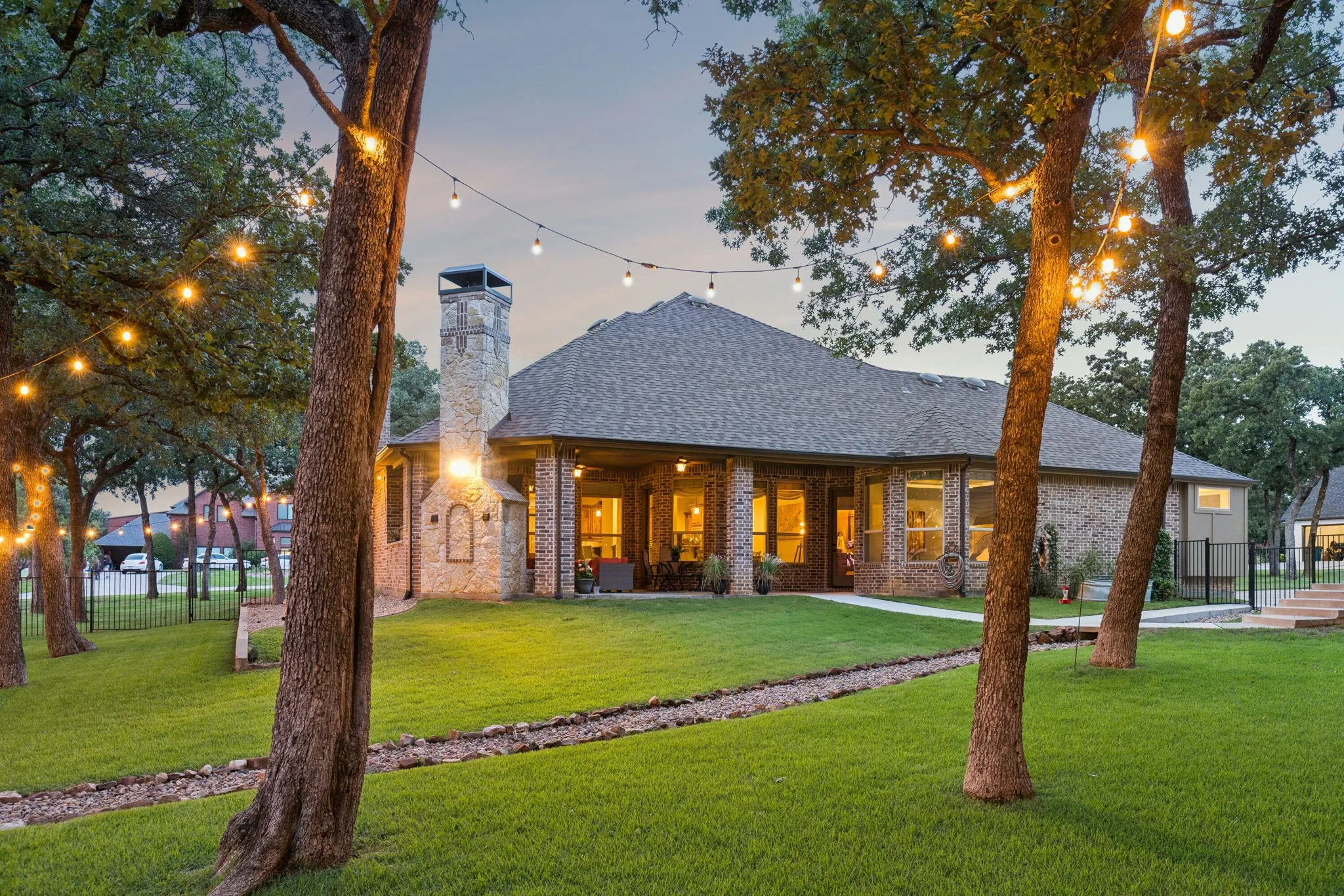 Single Family Residence For Sale in Denton County , 120 Hidden Valley Airpark, Shady Shores, Texas 76208, 3 Bedroom, 4 Bathroom, 3 Garage spaces, 3,445 Sqft, built in 2009, mls#21258980, Real Estate Agent in Shady Shores, Homes For Sale in Denton county, Homes For Sale in Shady Shores, Realtor in Shady Shores Texas, Real Estate Brokerage Independent Realty Texas, Luminita Cordes Realtor