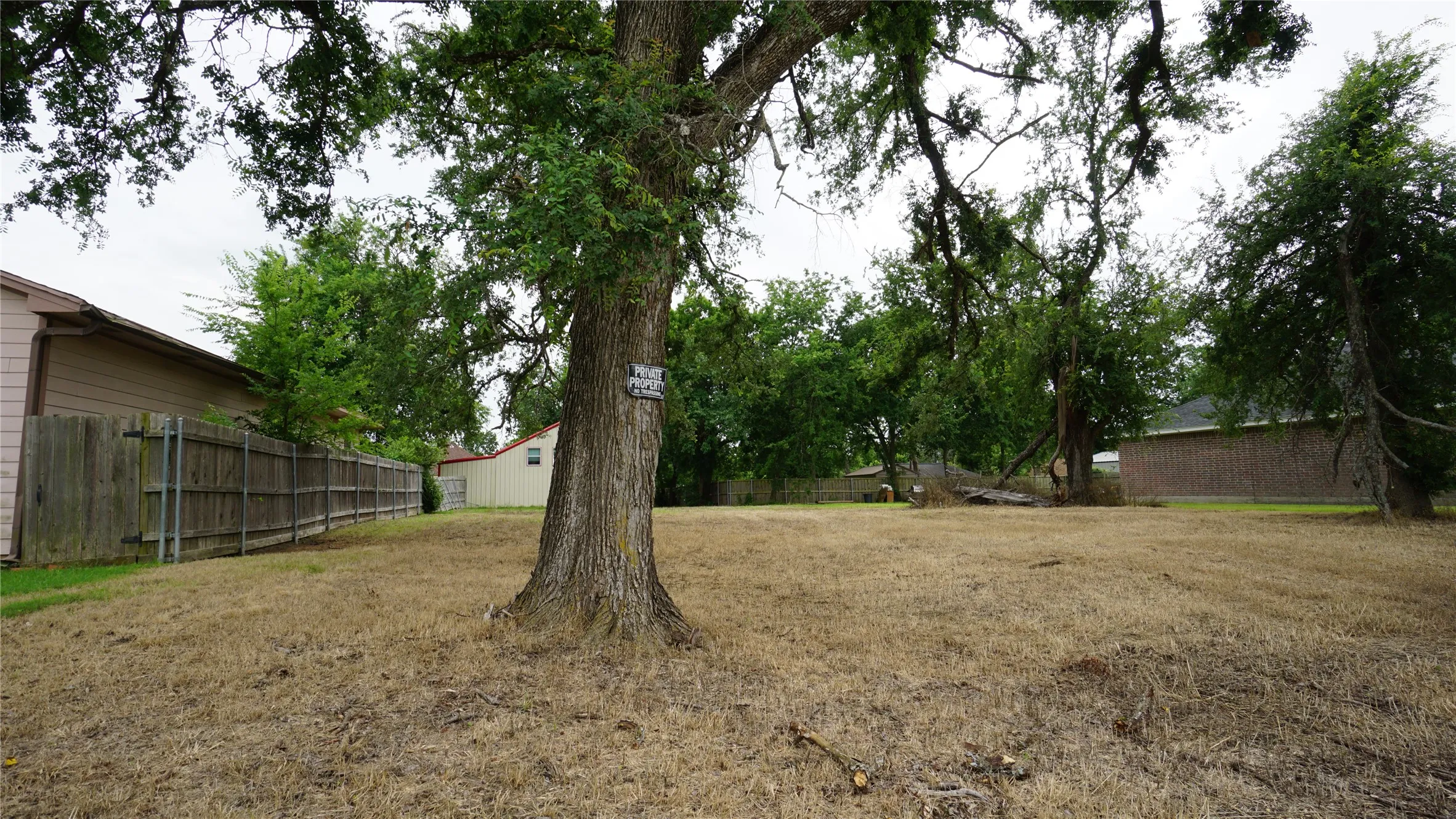 Unimproved Land For Sale in Fannin County , 704 E 6th Street, Bonham, Texas 75418, 0, 0, Garage spaces, 0 Sqft, built in 0, Price $38,000, mls#21285806, Real Estate Agent in Bonham, Homes For Sale in Fannin county, Homes For Sale in Bonham, Realtor in Bonham Texas, Real Estate Brokerage Independent Realty Texas, Luminita Cordes Realtor