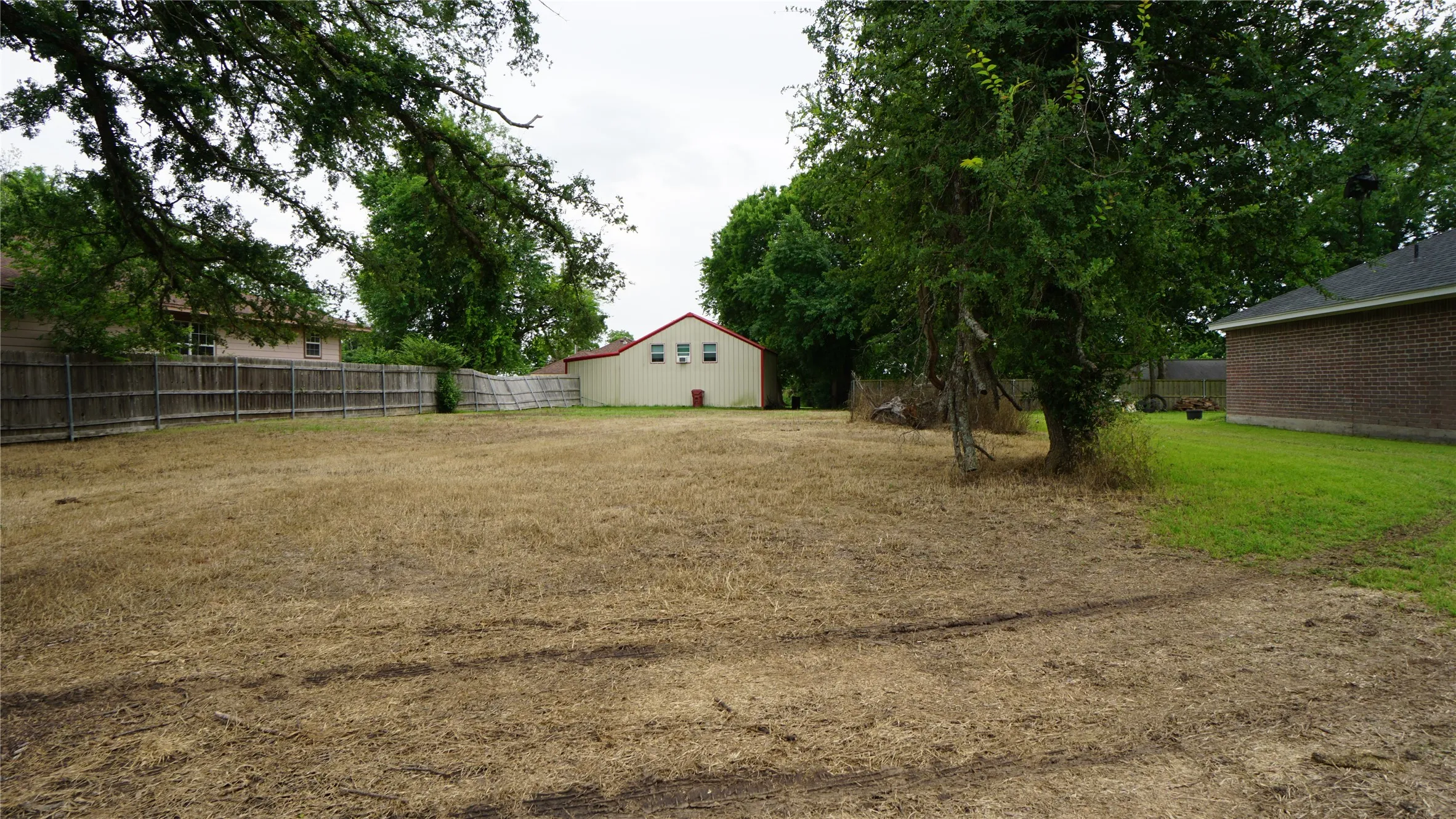 Unimproved Land For Sale in Fannin County , 704 E 6th Street, Bonham, Texas 75418, 0, 0, Garage spaces, 0 Sqft, built in 0, Price $38,000, mls#21285806, Real Estate Agent in Bonham, Homes For Sale in Fannin county, Homes For Sale in Bonham, Realtor in Bonham Texas, Real Estate Brokerage Independent Realty Texas, Luminita Cordes Realtor