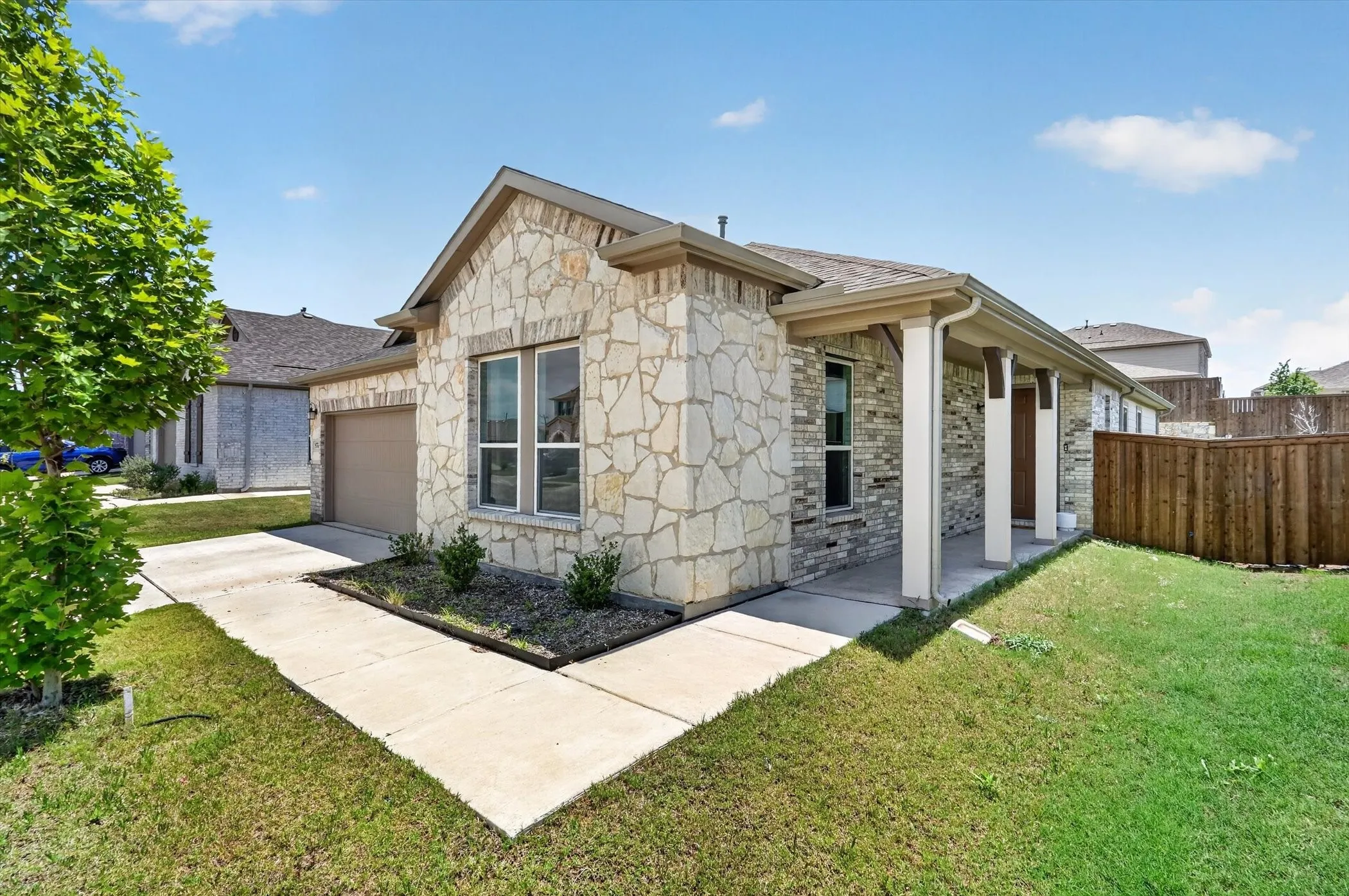 Single Family Residence For Sale in Denton County , 976 Brock Drive, Aubrey, Texas 76227, 4 Bedroom, 2 Bathroom, 2 Garage spaces, 2,133 Sqft, built in 2023, mls#21285796, Real Estate Agent in Aubrey, Homes For Sale in Denton county, Homes For Sale in Aubrey, Realtor in Aubrey Texas, Real Estate Brokerage Independent Realty Texas, Luminita Cordes Realtor