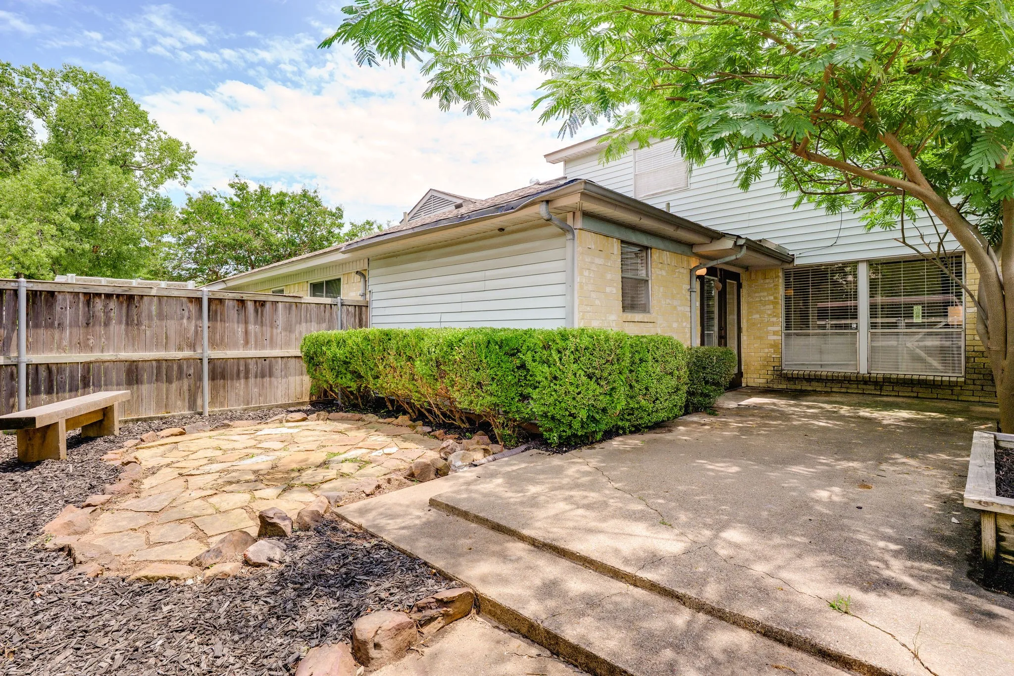 Townhouse For Sale in Dallas County , 4803 Rollingwood Court, Garland, Texas 75043, 2 Bedroom, 3 Bathroom, Garage spaces, 1,564 Sqft, built in 1973, mls#21285802, Real Estate Agent in Garland, Homes For Sale in Dallas county, Homes For Sale in Garland, Realtor in Garland Texas, Real Estate Brokerage Independent Realty Texas, Luminita Cordes Realtor