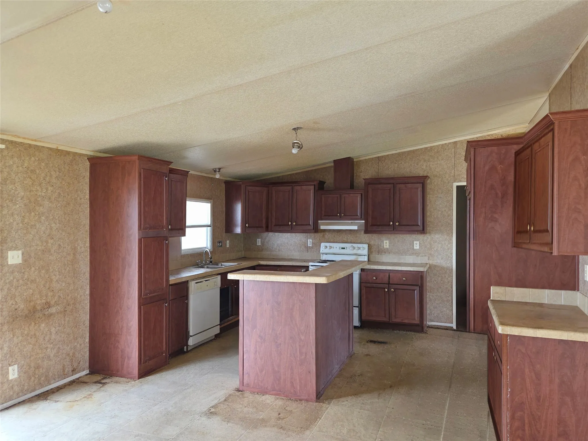 Mobile Home For Sale in Cooke County , 327 County Road 160, Whitesboro, Texas 76273, 4 Bedroom, 2 Bathroom, Garage spaces, 2,280 Sqft, built in 2008, mls#21285815, Real Estate Agent in Whitesboro, Homes For Sale in Cooke county, Homes For Sale in Whitesboro, Realtor in Whitesboro Texas, Real Estate Brokerage Independent Realty Texas, Luminita Cordes Realtor