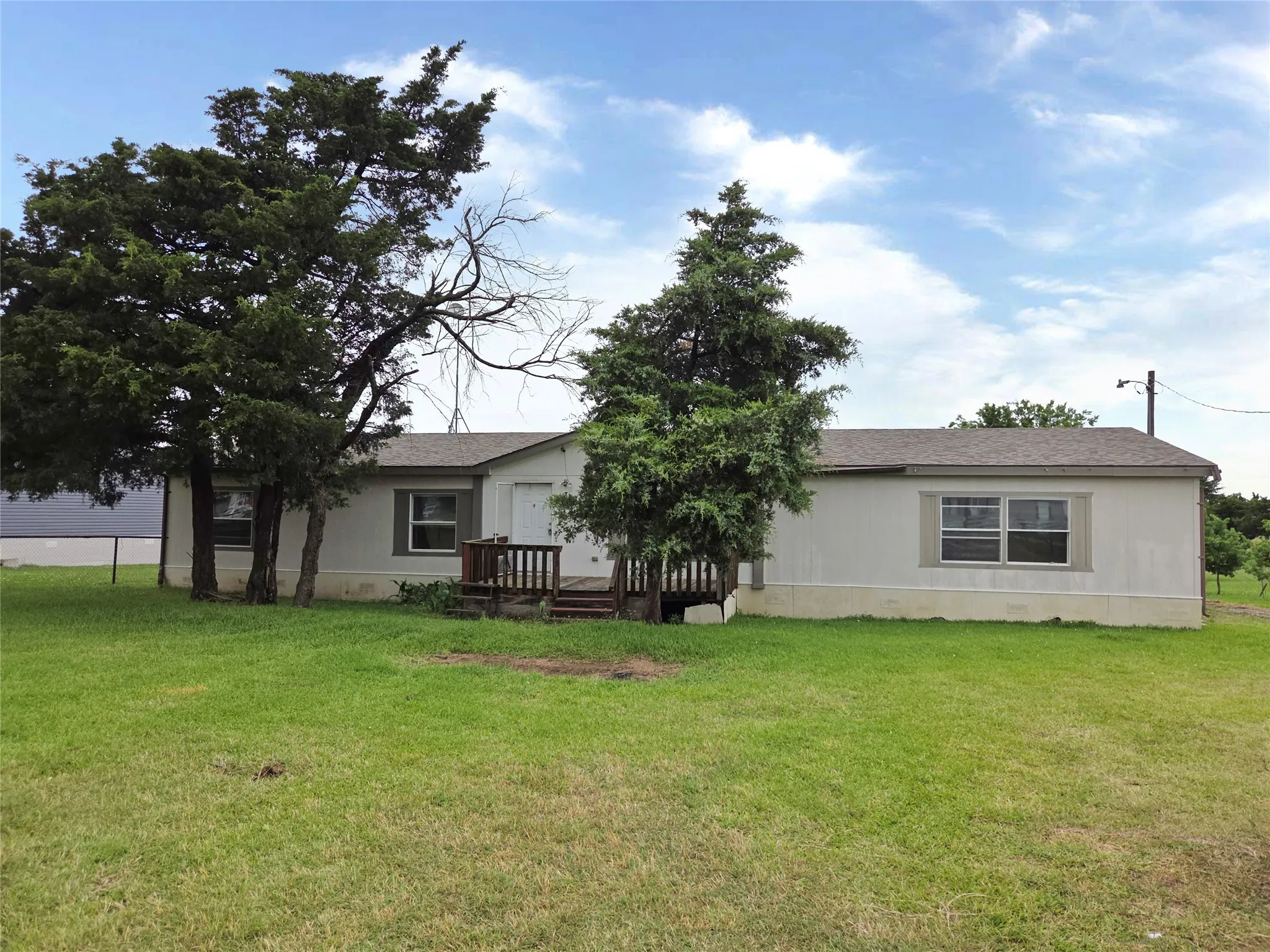 Mobile Home For Sale in Cooke County , 327 County Road 160, Whitesboro, Texas 76273, 4 Bedroom, 2 Bathroom, Garage spaces, 2,280 Sqft, built in 2008, mls#21285815, Real Estate Agent in Whitesboro, Homes For Sale in Cooke county, Homes For Sale in Whitesboro, Realtor in Whitesboro Texas, Real Estate Brokerage Independent Realty Texas, Luminita Cordes Realtor