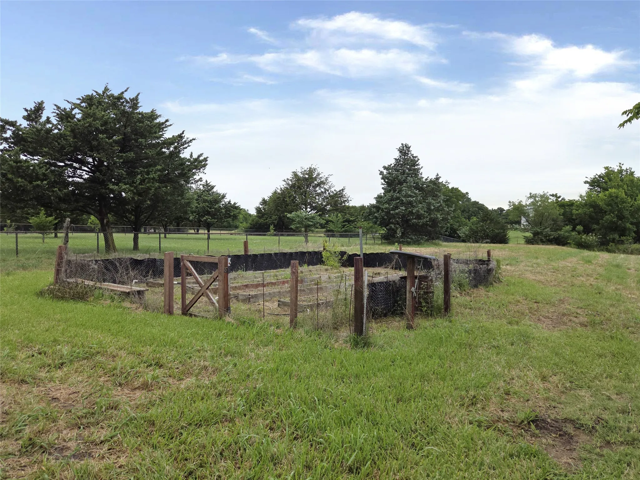Mobile Home For Sale in Cooke County , 327 County Road 160, Whitesboro, Texas 76273, 4 Bedroom, 2 Bathroom, Garage spaces, 2,280 Sqft, built in 2008, mls#21285815, Real Estate Agent in Whitesboro, Homes For Sale in Cooke county, Homes For Sale in Whitesboro, Realtor in Whitesboro Texas, Real Estate Brokerage Independent Realty Texas, Luminita Cordes Realtor