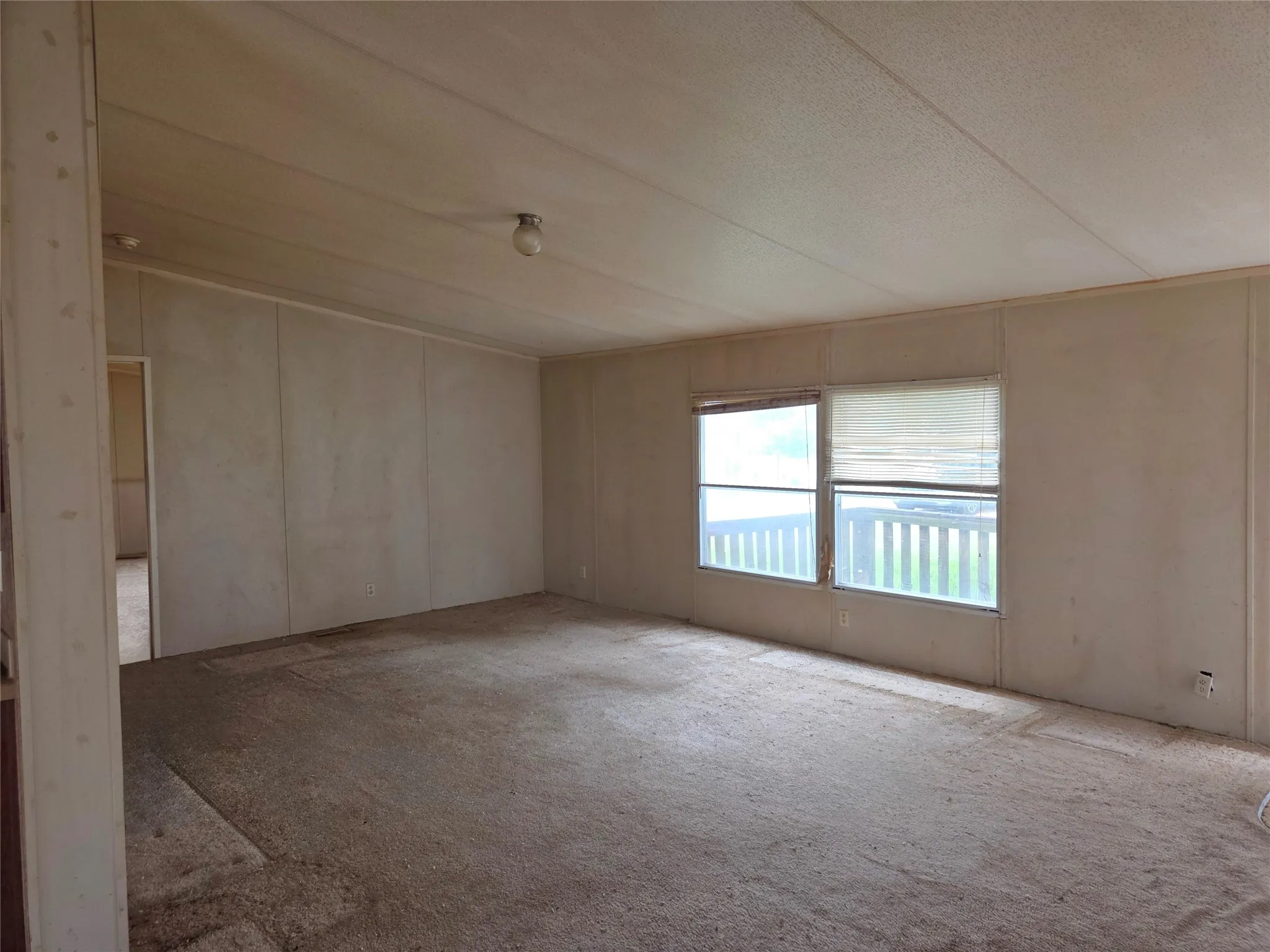 Mobile Home For Sale in Cooke County , 327 County Road 160, Whitesboro, Texas 76273, 4 Bedroom, 2 Bathroom, Garage spaces, 2,280 Sqft, built in 2008, mls#21285815, Real Estate Agent in Whitesboro, Homes For Sale in Cooke county, Homes For Sale in Whitesboro, Realtor in Whitesboro Texas, Real Estate Brokerage Independent Realty Texas, Luminita Cordes Realtor