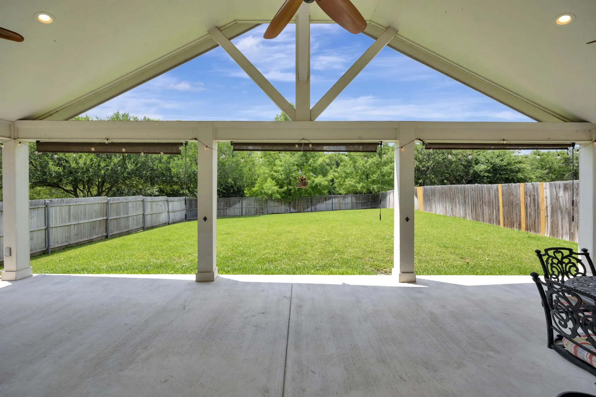 Single Family Residence For Sale in Denton County , 3209 Clydesdale Drive, Denton, Texas 76210, 3 Bedroom, 2 Bathroom, 2 Garage spaces, 1,653 Sqft, built in 2007, mls#21283269, Real Estate Agent in Denton, Homes For Sale in Denton county, Homes For Sale in Denton, Realtor in Denton Texas, Real Estate Brokerage Independent Realty Texas, Luminita Cordes Realtor