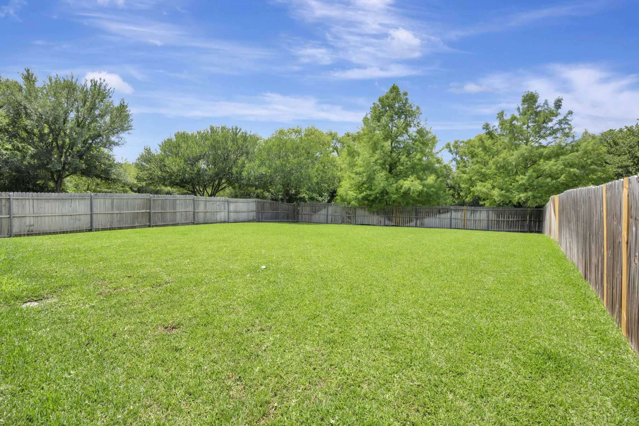 Single Family Residence For Sale in Denton County , 3209 Clydesdale Drive, Denton, Texas 76210, 3 Bedroom, 2 Bathroom, 2 Garage spaces, 1,653 Sqft, built in 2007, mls#21283269, Real Estate Agent in Denton, Homes For Sale in Denton county, Homes For Sale in Denton, Realtor in Denton Texas, Real Estate Brokerage Independent Realty Texas, Luminita Cordes Realtor