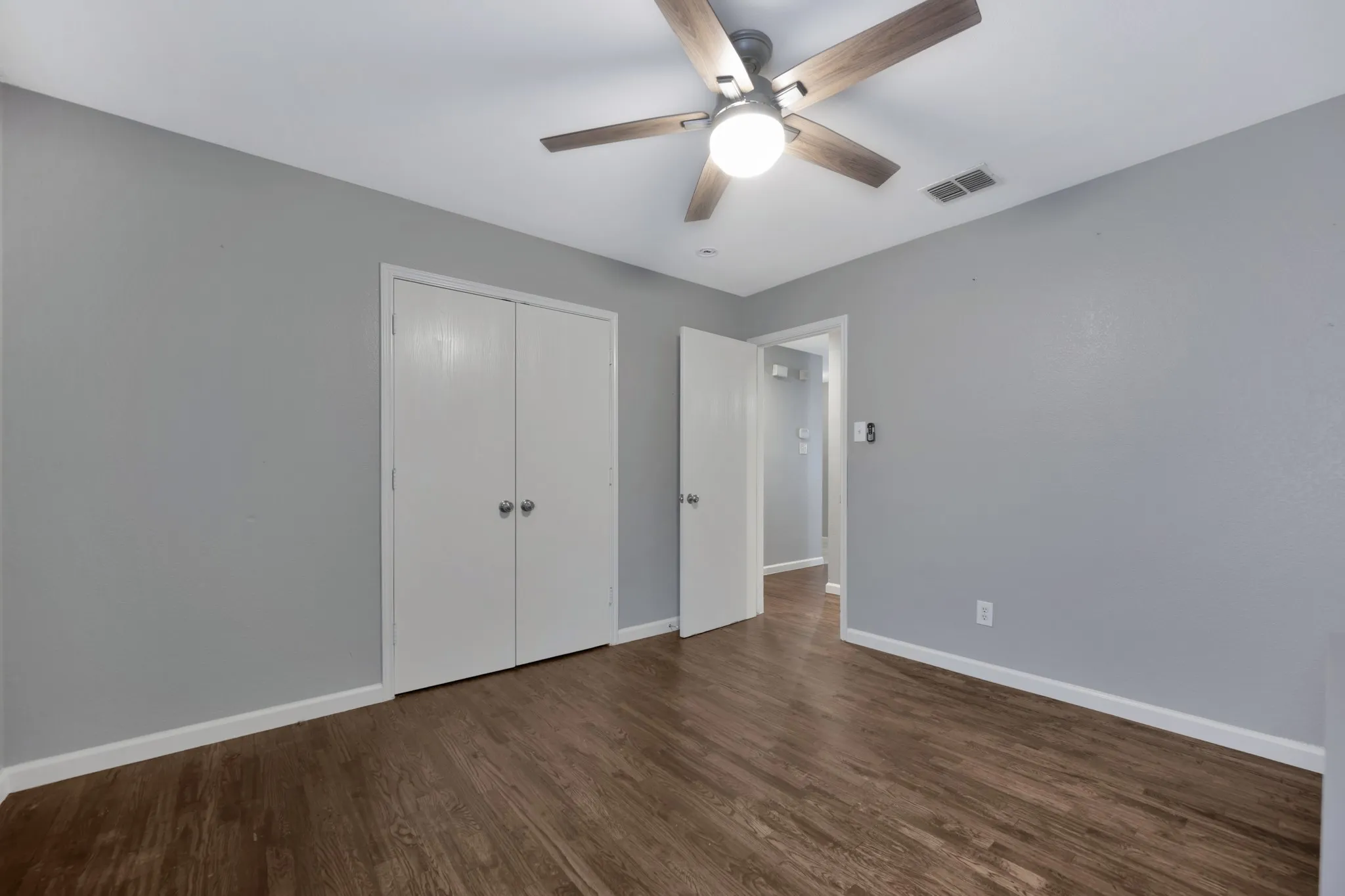Single Family Residence For Sale in Denton County , 3209 Clydesdale Drive, Denton, Texas 76210, 3 Bedroom, 2 Bathroom, 2 Garage spaces, 1,653 Sqft, built in 2007, mls#21283269, Real Estate Agent in Denton, Homes For Sale in Denton county, Homes For Sale in Denton, Realtor in Denton Texas, Real Estate Brokerage Independent Realty Texas, Luminita Cordes Realtor