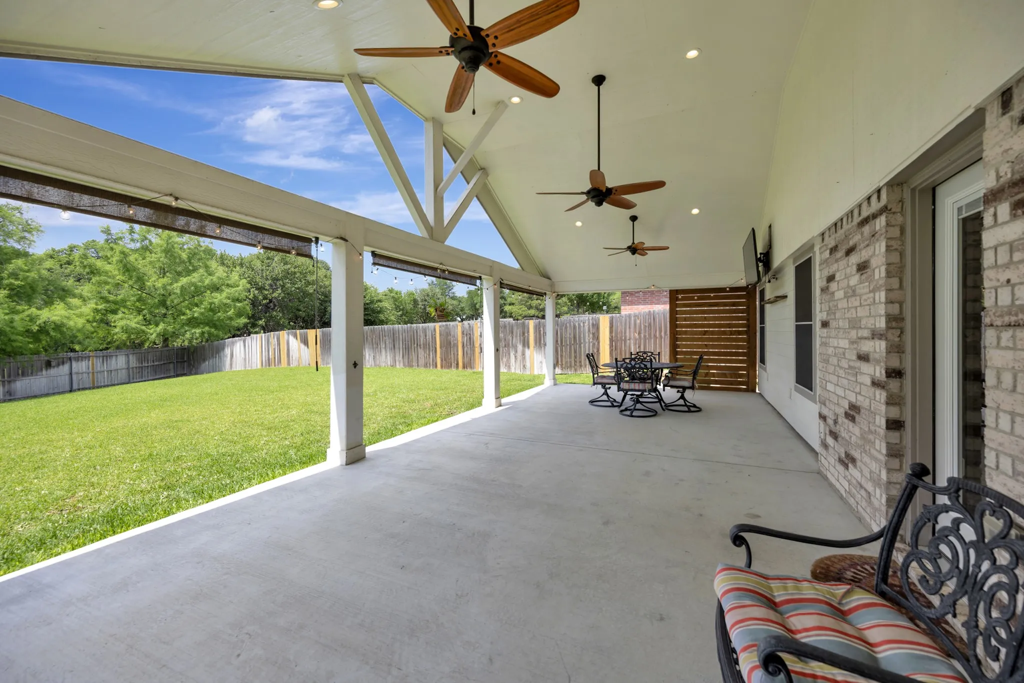 Single Family Residence For Sale in Denton County , 3209 Clydesdale Drive, Denton, Texas 76210, 3 Bedroom, 2 Bathroom, 2 Garage spaces, 1,653 Sqft, built in 2007, mls#21283269, Real Estate Agent in Denton, Homes For Sale in Denton county, Homes For Sale in Denton, Realtor in Denton Texas, Real Estate Brokerage Independent Realty Texas, Luminita Cordes Realtor