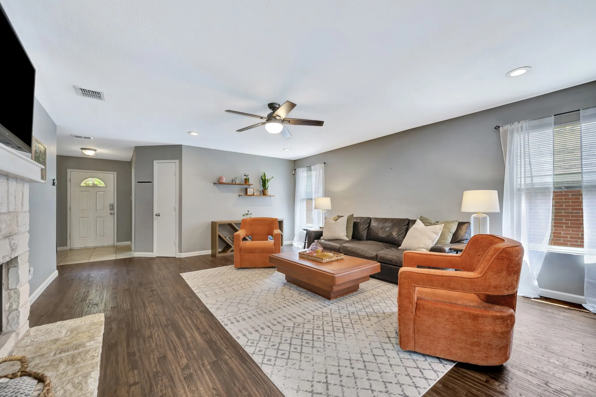 Single Family Residence For Sale in Denton County , 3209 Clydesdale Drive, Denton, Texas 76210, 3 Bedroom, 2 Bathroom, 2 Garage spaces, 1,653 Sqft, built in 2007, mls#21283269, Real Estate Agent in Denton, Homes For Sale in Denton county, Homes For Sale in Denton, Realtor in Denton Texas, Real Estate Brokerage Independent Realty Texas, Luminita Cordes Realtor