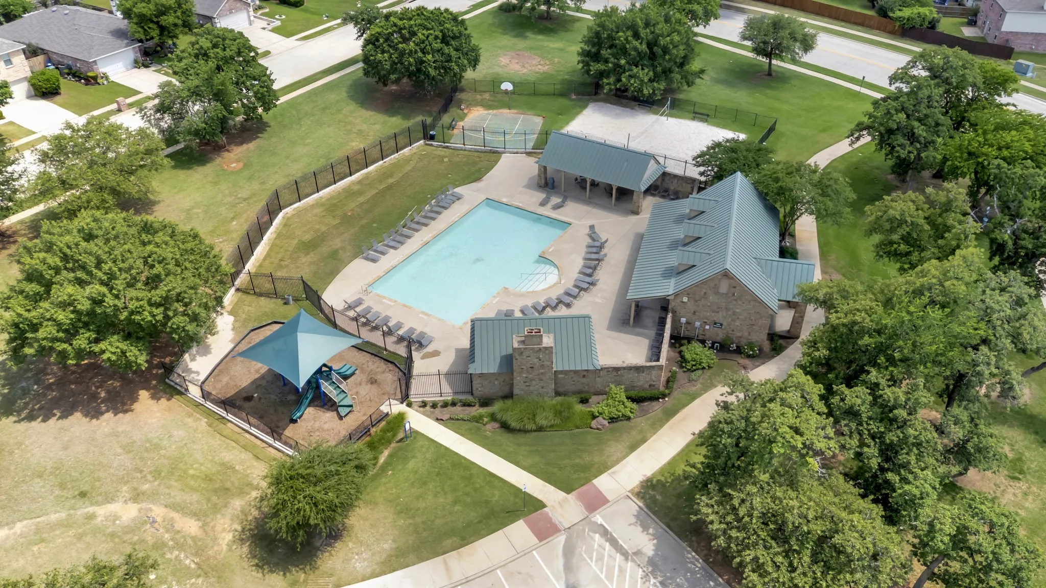 Single Family Residence For Sale in Denton County , 3209 Clydesdale Drive, Denton, Texas 76210, 3 Bedroom, 2 Bathroom, 2 Garage spaces, 1,653 Sqft, built in 2007, mls#21283269, Real Estate Agent in Denton, Homes For Sale in Denton county, Homes For Sale in Denton, Realtor in Denton Texas, Real Estate Brokerage Independent Realty Texas, Luminita Cordes Realtor