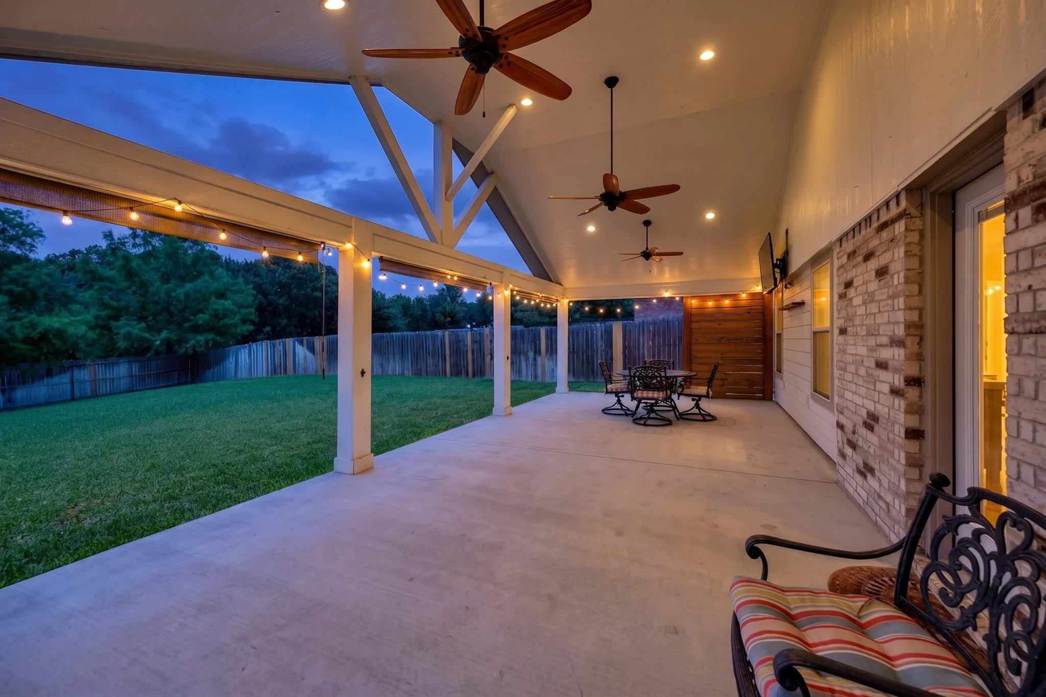 Single Family Residence For Sale in Denton County , 3209 Clydesdale Drive, Denton, Texas 76210, 3 Bedroom, 2 Bathroom, 2 Garage spaces, 1,653 Sqft, built in 2007, mls#21283269, Real Estate Agent in Denton, Homes For Sale in Denton county, Homes For Sale in Denton, Realtor in Denton Texas, Real Estate Brokerage Independent Realty Texas, Luminita Cordes Realtor
