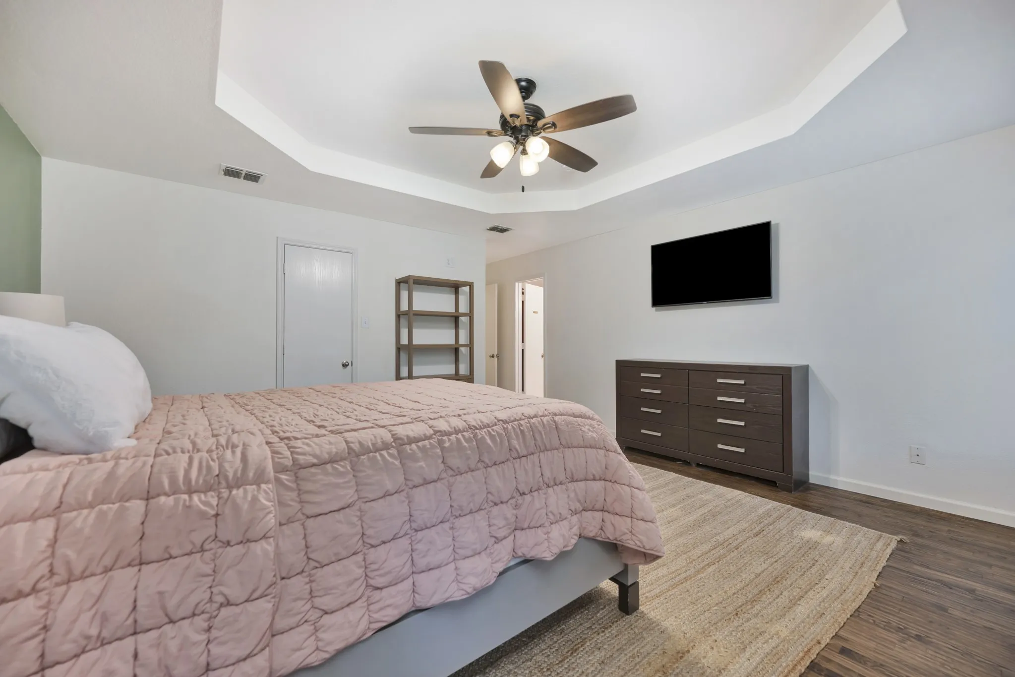 Single Family Residence For Sale in Denton County , 3209 Clydesdale Drive, Denton, Texas 76210, 3 Bedroom, 2 Bathroom, 2 Garage spaces, 1,653 Sqft, built in 2007, mls#21283269, Real Estate Agent in Denton, Homes For Sale in Denton county, Homes For Sale in Denton, Realtor in Denton Texas, Real Estate Brokerage Independent Realty Texas, Luminita Cordes Realtor