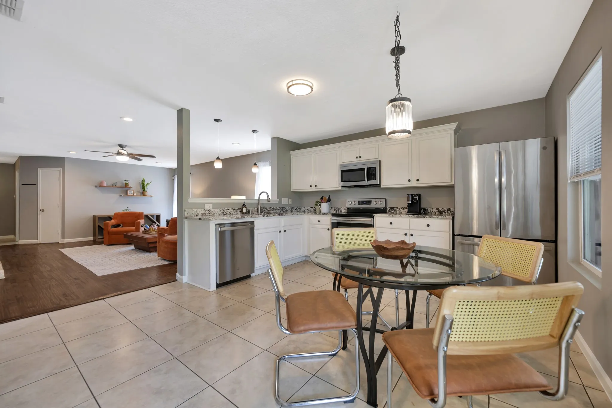 Single Family Residence For Sale in Denton County , 3209 Clydesdale Drive, Denton, Texas 76210, 3 Bedroom, 2 Bathroom, 2 Garage spaces, 1,653 Sqft, built in 2007, mls#21283269, Real Estate Agent in Denton, Homes For Sale in Denton county, Homes For Sale in Denton, Realtor in Denton Texas, Real Estate Brokerage Independent Realty Texas, Luminita Cordes Realtor
