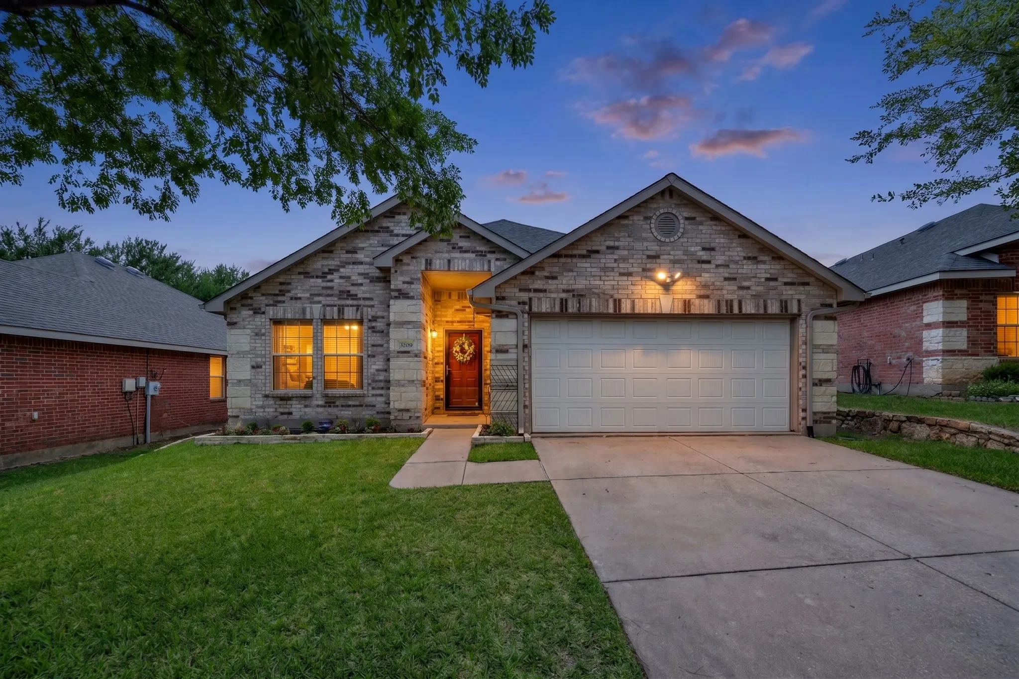 Single Family Residence For Sale in Denton County , 3209 Clydesdale Drive, Denton, Texas 76210, 3 Bedroom, 2 Bathroom, 2 Garage spaces, 1,653 Sqft, built in 2007, mls#21283269, Real Estate Agent in Denton, Homes For Sale in Denton county, Homes For Sale in Denton, Realtor in Denton Texas, Real Estate Brokerage Independent Realty Texas, Luminita Cordes Realtor