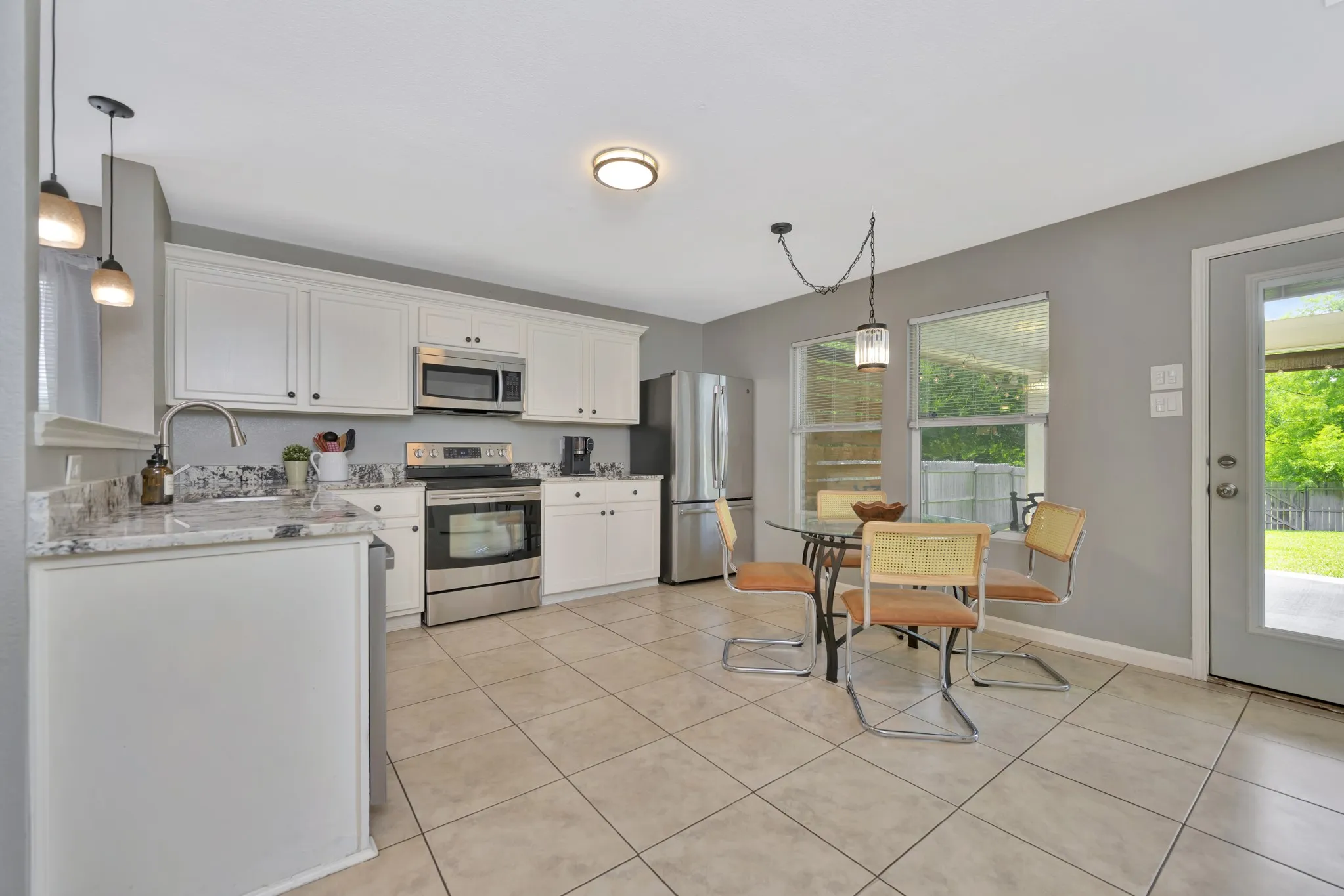 Single Family Residence For Sale in Denton County , 3209 Clydesdale Drive, Denton, Texas 76210, 3 Bedroom, 2 Bathroom, 2 Garage spaces, 1,653 Sqft, built in 2007, mls#21283269, Real Estate Agent in Denton, Homes For Sale in Denton county, Homes For Sale in Denton, Realtor in Denton Texas, Real Estate Brokerage Independent Realty Texas, Luminita Cordes Realtor