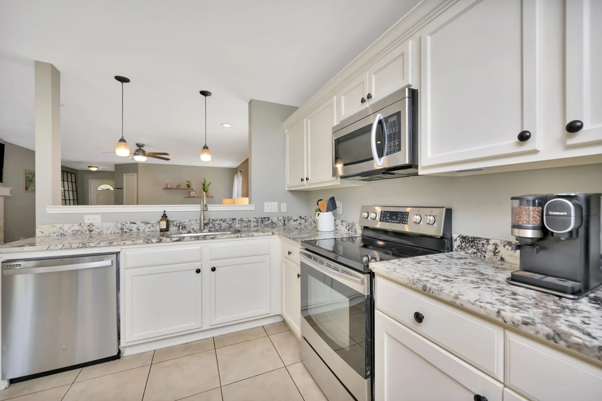Single Family Residence For Sale in Denton County , 3209 Clydesdale Drive, Denton, Texas 76210, 3 Bedroom, 2 Bathroom, 2 Garage spaces, 1,653 Sqft, built in 2007, mls#21283269, Real Estate Agent in Denton, Homes For Sale in Denton county, Homes For Sale in Denton, Realtor in Denton Texas, Real Estate Brokerage Independent Realty Texas, Luminita Cordes Realtor
