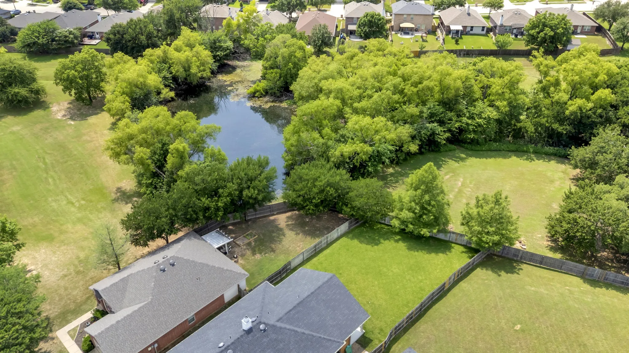 Single Family Residence For Sale in Denton County , 3209 Clydesdale Drive, Denton, Texas 76210, 3 Bedroom, 2 Bathroom, 2 Garage spaces, 1,653 Sqft, built in 2007, mls#21283269, Real Estate Agent in Denton, Homes For Sale in Denton county, Homes For Sale in Denton, Realtor in Denton Texas, Real Estate Brokerage Independent Realty Texas, Luminita Cordes Realtor