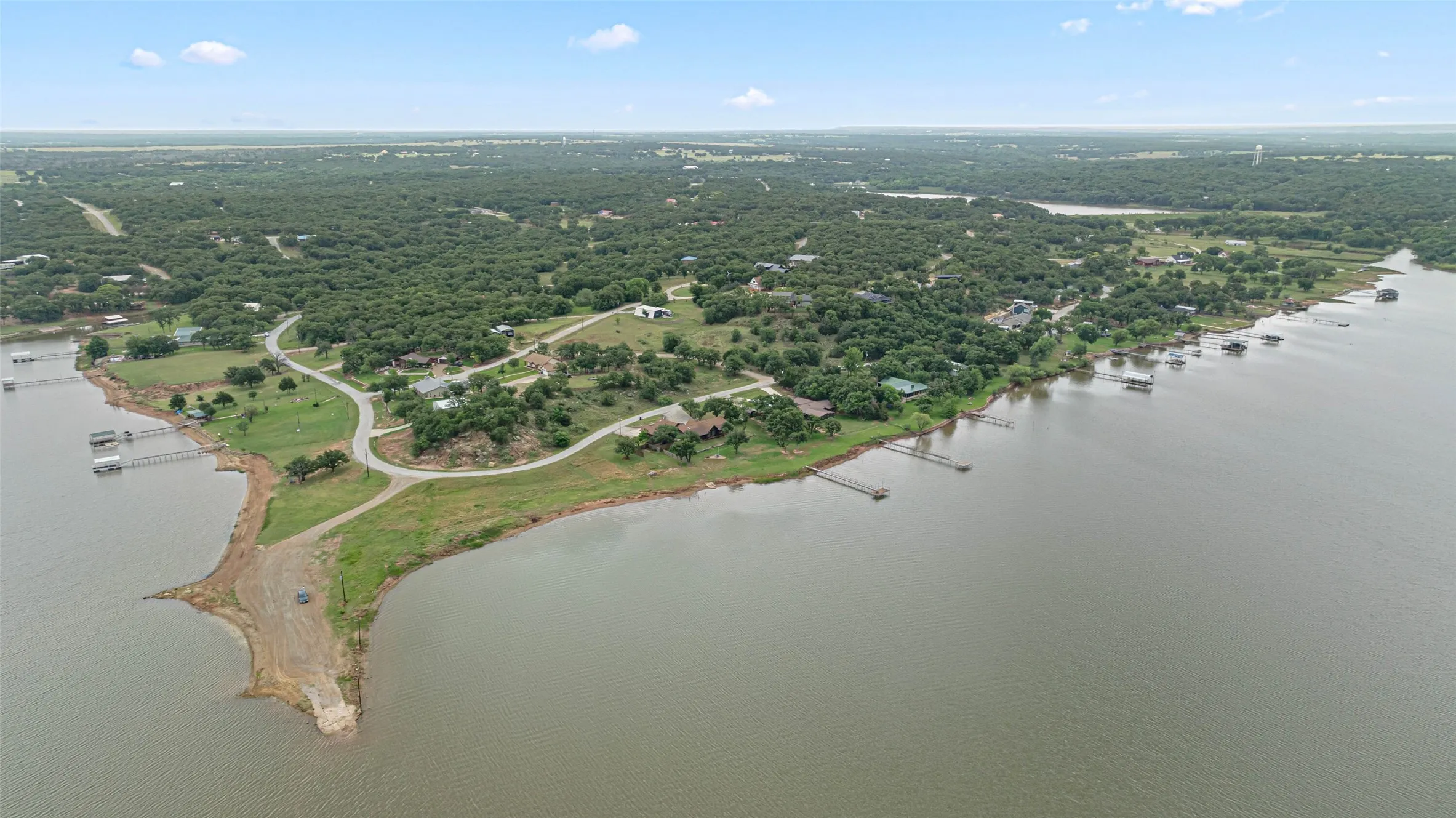 Single Family Residence For Sale in Montague County , 181 Cortez Drive, Nocona, Texas 76255, 3 Bedroom, 2 Bathroom, Garage spaces, 2,741 Sqft, built in 1980, mls#21285754, Real Estate Agent in Nocona, Homes For Sale in Montague county, Homes For Sale in Nocona, Realtor in Nocona Texas, Real Estate Brokerage Independent Realty Texas, Luminita Cordes Realtor