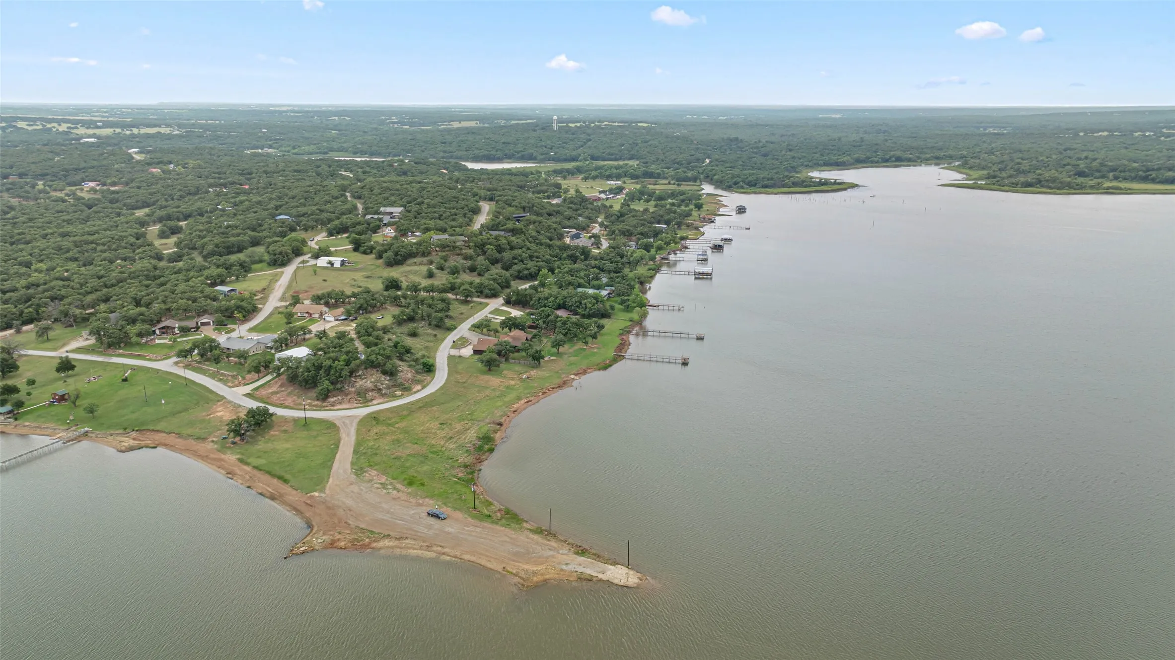 Single Family Residence For Sale in Montague County , 181 Cortez Drive, Nocona, Texas 76255, 3 Bedroom, 2 Bathroom, Garage spaces, 2,741 Sqft, built in 1980, mls#21285754, Real Estate Agent in Nocona, Homes For Sale in Montague county, Homes For Sale in Nocona, Realtor in Nocona Texas, Real Estate Brokerage Independent Realty Texas, Luminita Cordes Realtor