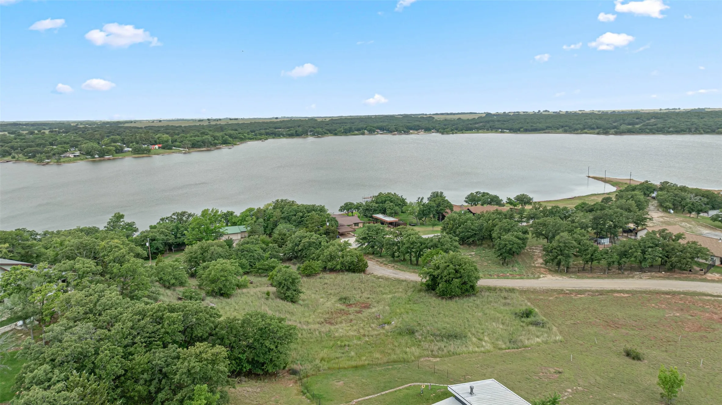 Single Family Residence For Sale in Montague County , 181 Cortez Drive, Nocona, Texas 76255, 3 Bedroom, 2 Bathroom, Garage spaces, 2,741 Sqft, built in 1980, mls#21285754, Real Estate Agent in Nocona, Homes For Sale in Montague county, Homes For Sale in Nocona, Realtor in Nocona Texas, Real Estate Brokerage Independent Realty Texas, Luminita Cordes Realtor
