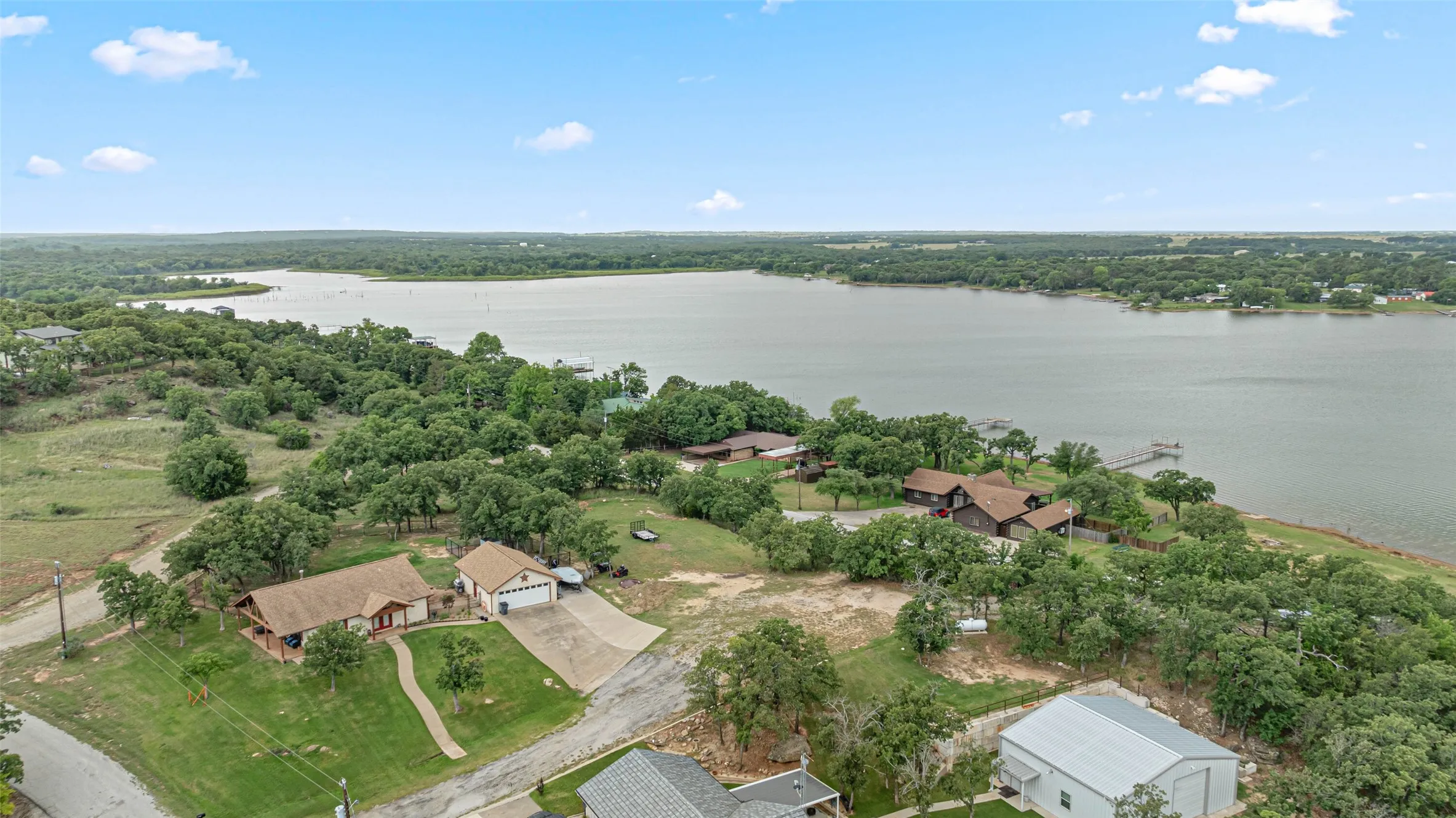 Single Family Residence For Sale in Montague County , 181 Cortez Drive, Nocona, Texas 76255, 3 Bedroom, 2 Bathroom, Garage spaces, 2,741 Sqft, built in 1980, mls#21285754, Real Estate Agent in Nocona, Homes For Sale in Montague county, Homes For Sale in Nocona, Realtor in Nocona Texas, Real Estate Brokerage Independent Realty Texas, Luminita Cordes Realtor