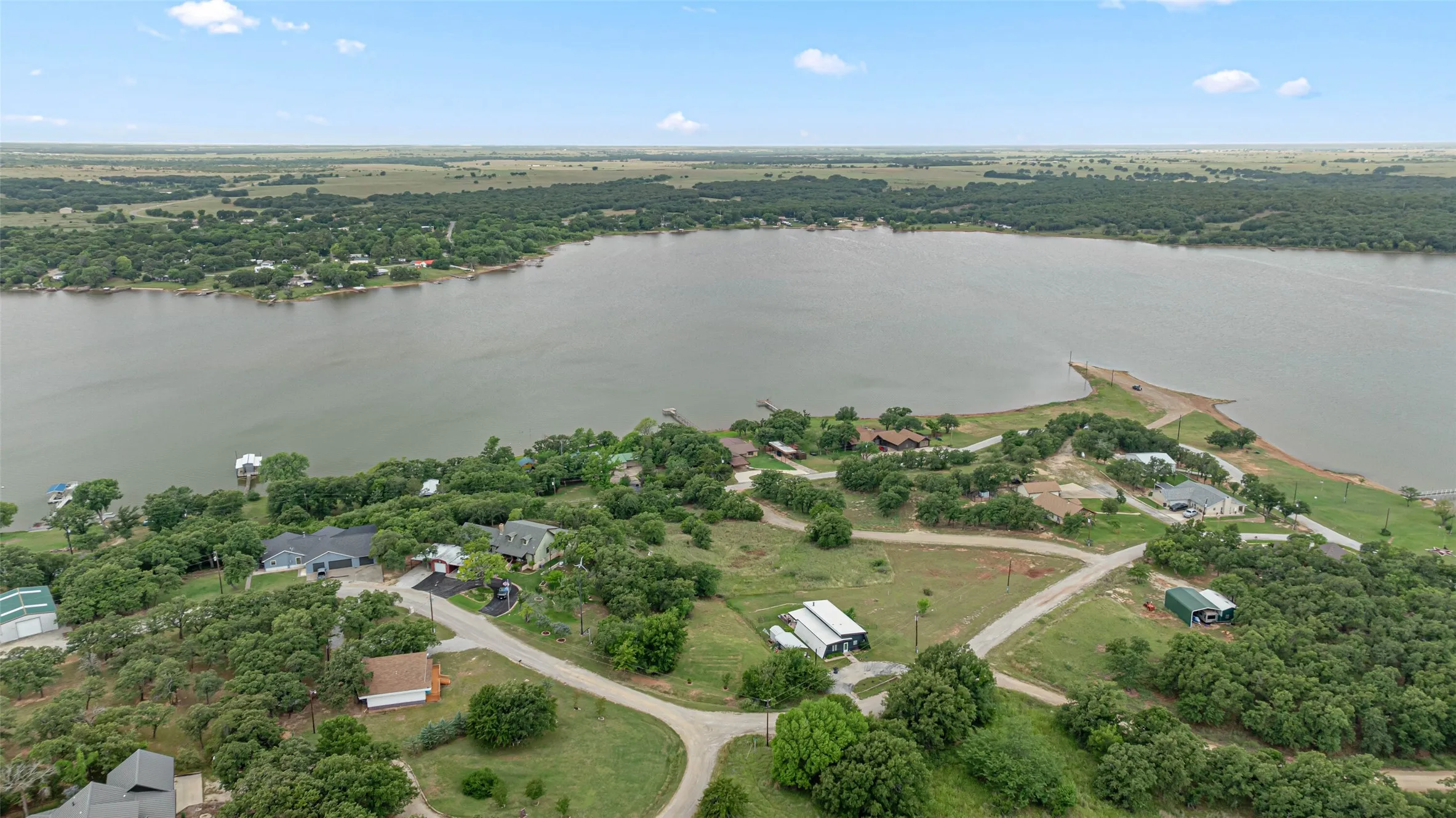 Single Family Residence For Sale in Montague County , 181 Cortez Drive, Nocona, Texas 76255, 3 Bedroom, 2 Bathroom, Garage spaces, 2,741 Sqft, built in 1980, mls#21285754, Real Estate Agent in Nocona, Homes For Sale in Montague county, Homes For Sale in Nocona, Realtor in Nocona Texas, Real Estate Brokerage Independent Realty Texas, Luminita Cordes Realtor