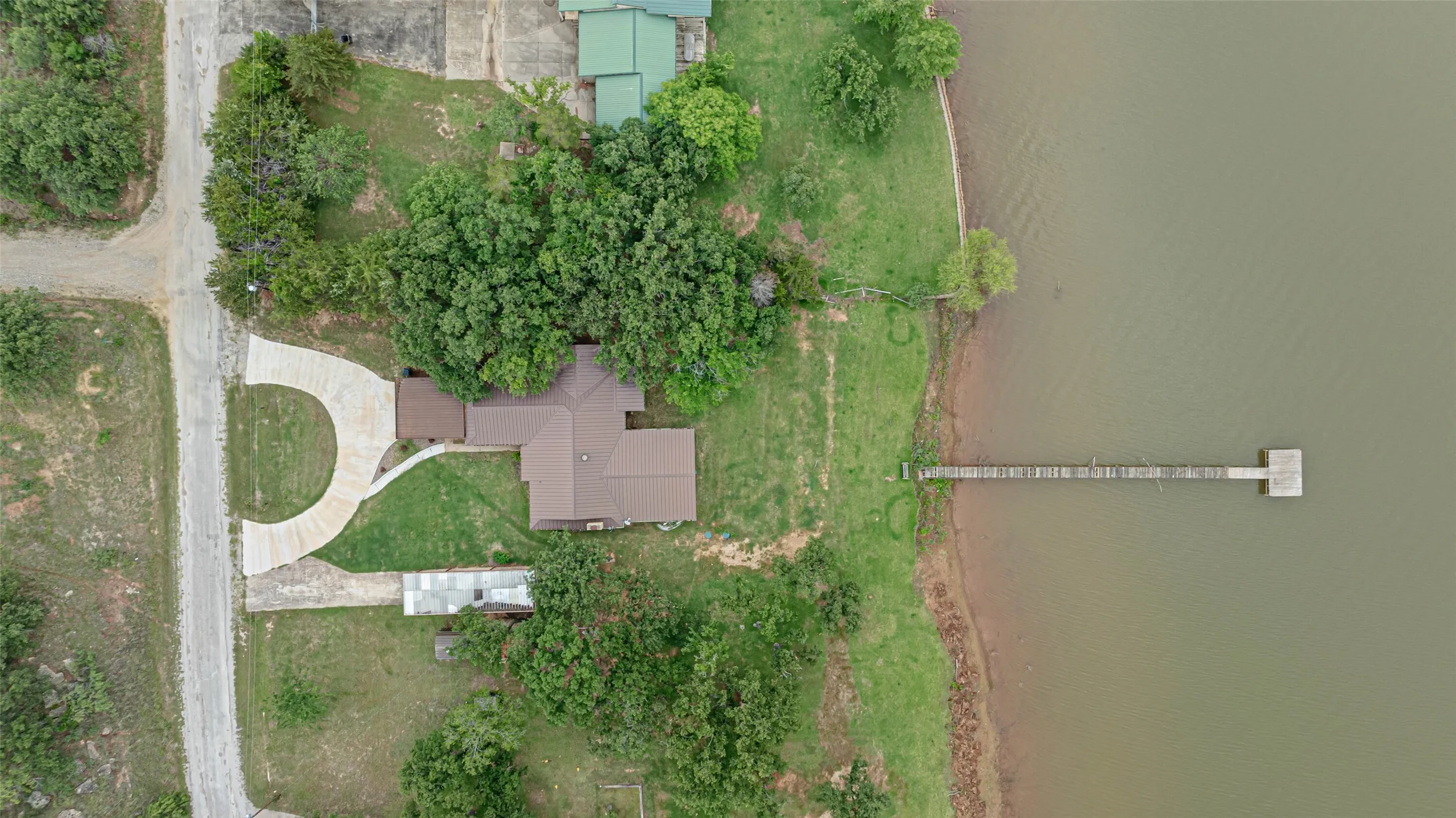 Single Family Residence For Sale in Montague County , 181 Cortez Drive, Nocona, Texas 76255, 3 Bedroom, 2 Bathroom, Garage spaces, 2,741 Sqft, built in 1980, mls#21285754, Real Estate Agent in Nocona, Homes For Sale in Montague county, Homes For Sale in Nocona, Realtor in Nocona Texas, Real Estate Brokerage Independent Realty Texas, Luminita Cordes Realtor