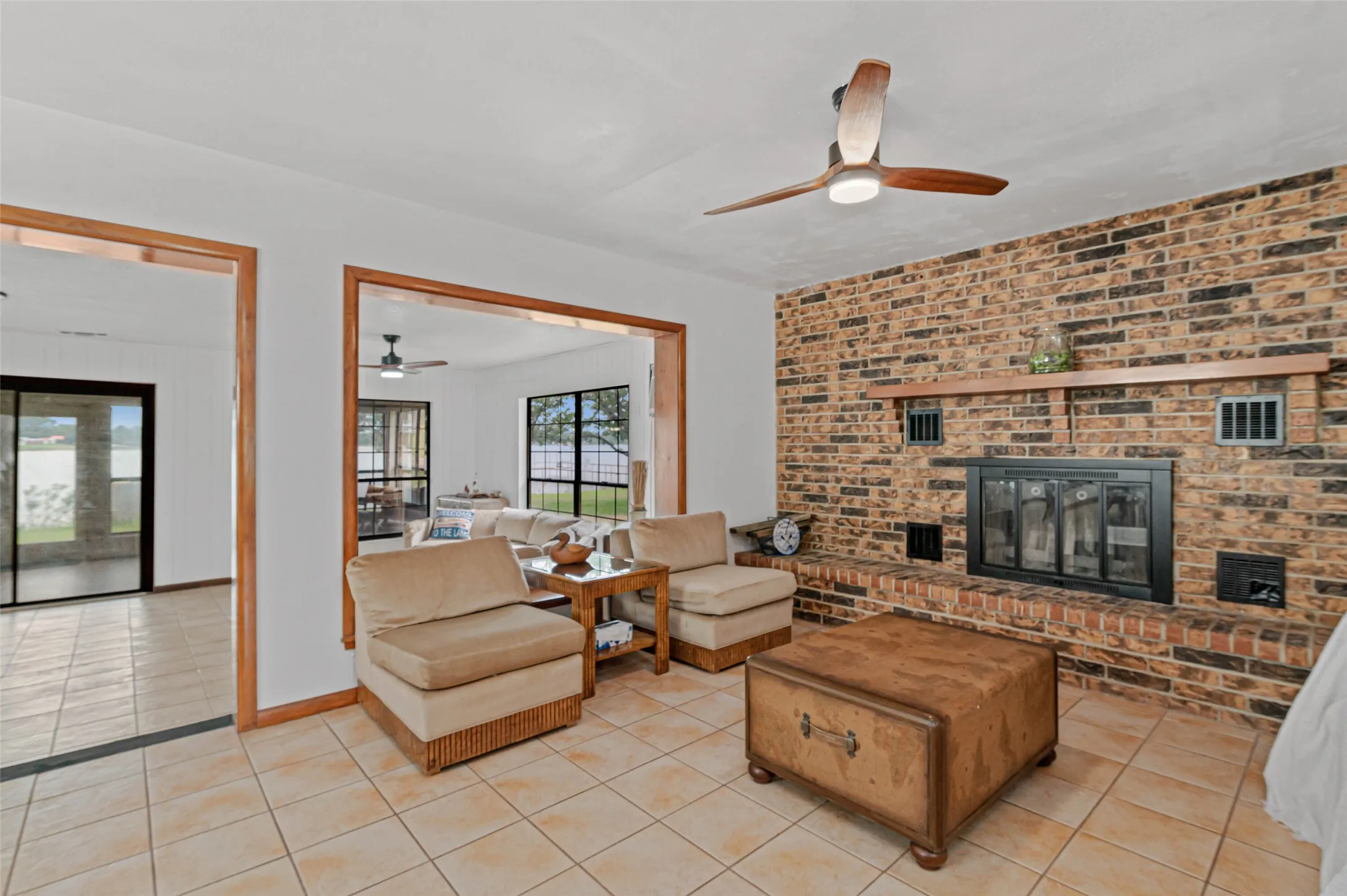 Single Family Residence For Sale in Montague County , 181 Cortez Drive, Nocona, Texas 76255, 3 Bedroom, 2 Bathroom, Garage spaces, 2,741 Sqft, built in 1980, mls#21285754, Real Estate Agent in Nocona, Homes For Sale in Montague county, Homes For Sale in Nocona, Realtor in Nocona Texas, Real Estate Brokerage Independent Realty Texas, Luminita Cordes Realtor