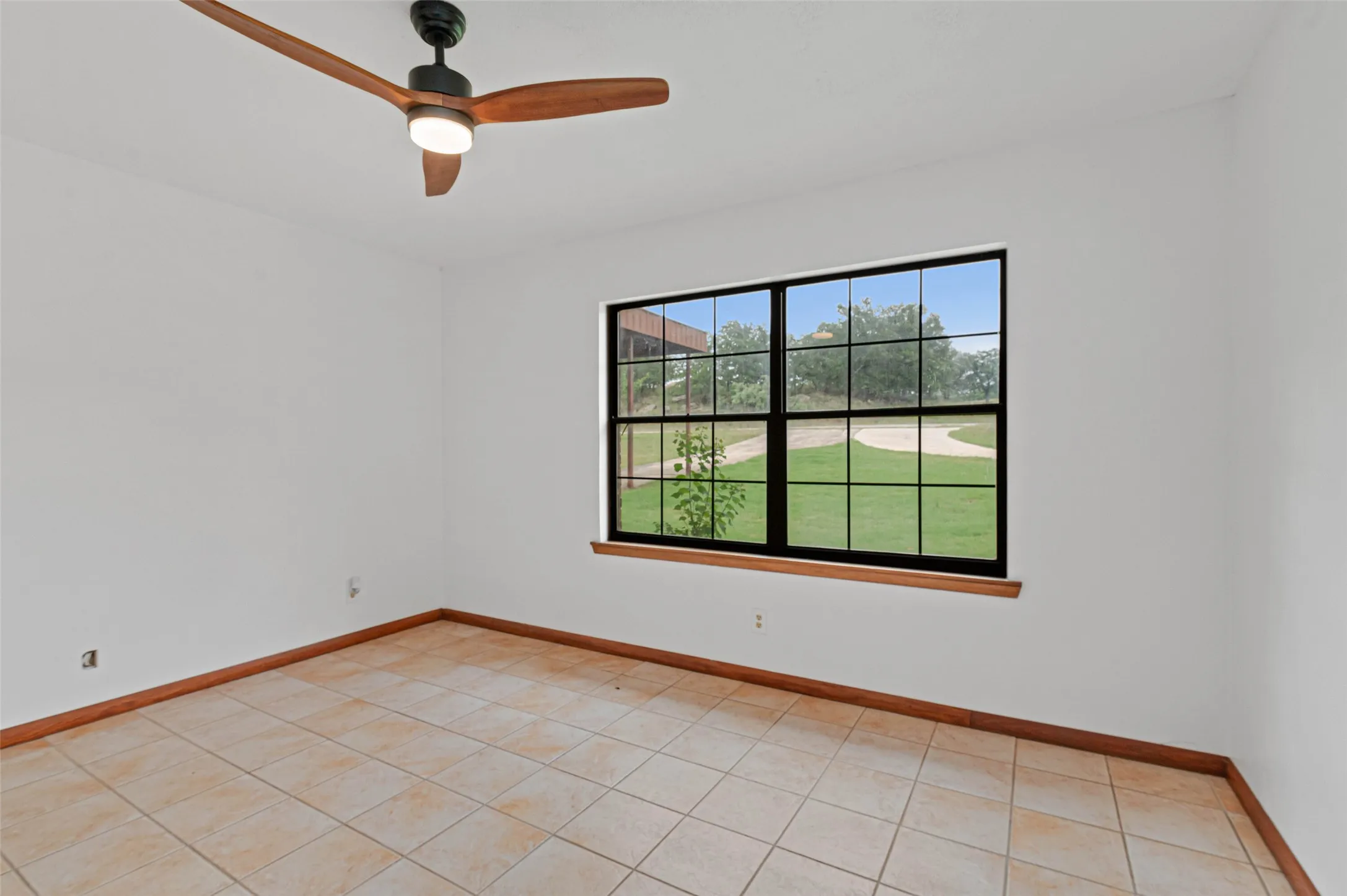 Single Family Residence For Sale in Montague County , 181 Cortez Drive, Nocona, Texas 76255, 3 Bedroom, 2 Bathroom, Garage spaces, 2,741 Sqft, built in 1980, mls#21285754, Real Estate Agent in Nocona, Homes For Sale in Montague county, Homes For Sale in Nocona, Realtor in Nocona Texas, Real Estate Brokerage Independent Realty Texas, Luminita Cordes Realtor