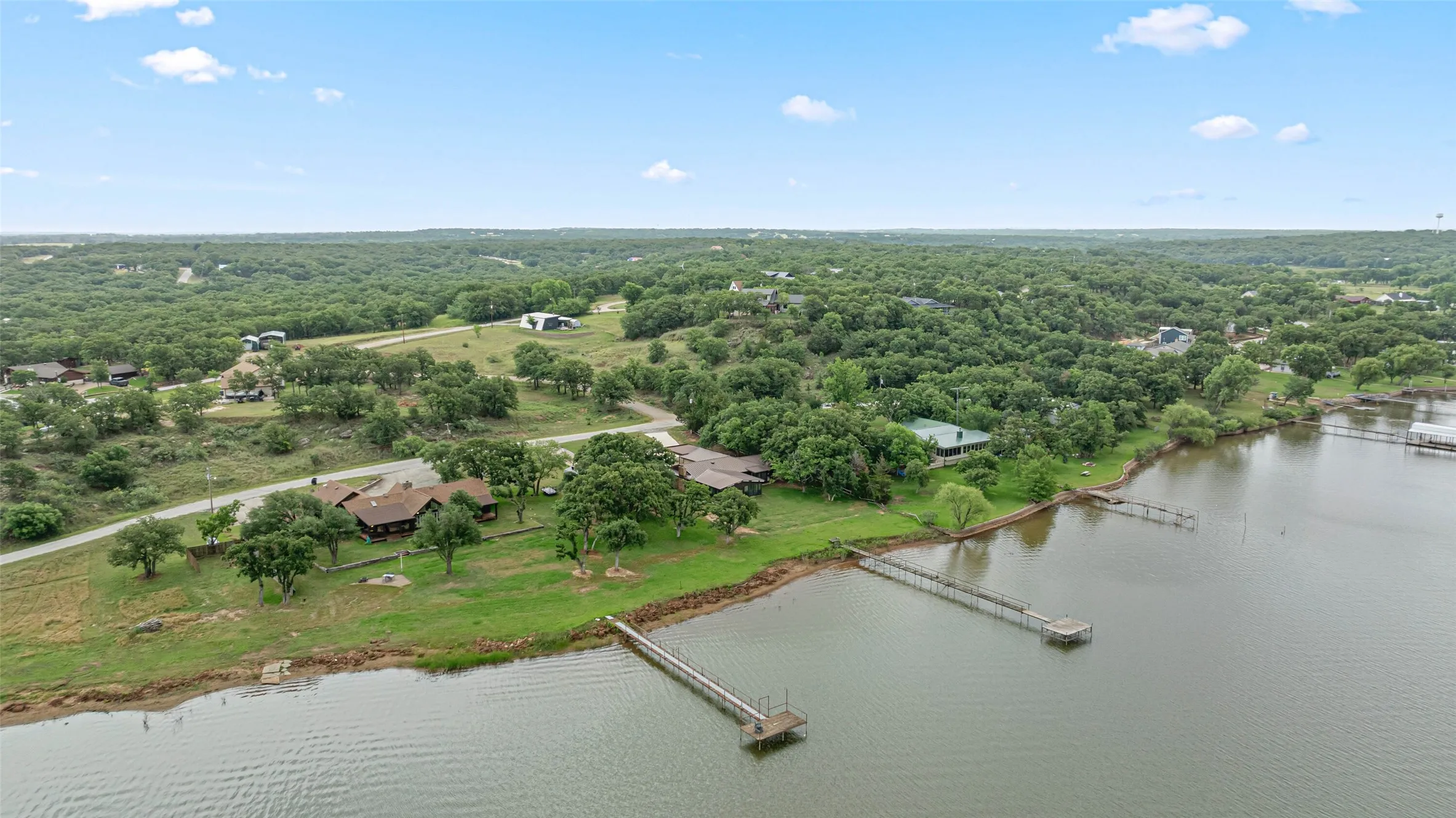 Single Family Residence For Sale in Montague County , 181 Cortez Drive, Nocona, Texas 76255, 3 Bedroom, 2 Bathroom, Garage spaces, 2,741 Sqft, built in 1980, mls#21285754, Real Estate Agent in Nocona, Homes For Sale in Montague county, Homes For Sale in Nocona, Realtor in Nocona Texas, Real Estate Brokerage Independent Realty Texas, Luminita Cordes Realtor