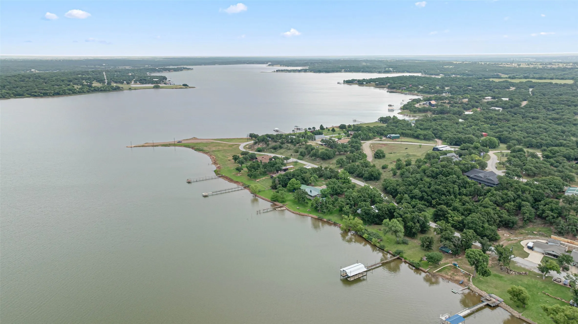 Single Family Residence For Sale in Montague County , 181 Cortez Drive, Nocona, Texas 76255, 3 Bedroom, 2 Bathroom, Garage spaces, 2,741 Sqft, built in 1980, mls#21285754, Real Estate Agent in Nocona, Homes For Sale in Montague county, Homes For Sale in Nocona, Realtor in Nocona Texas, Real Estate Brokerage Independent Realty Texas, Luminita Cordes Realtor