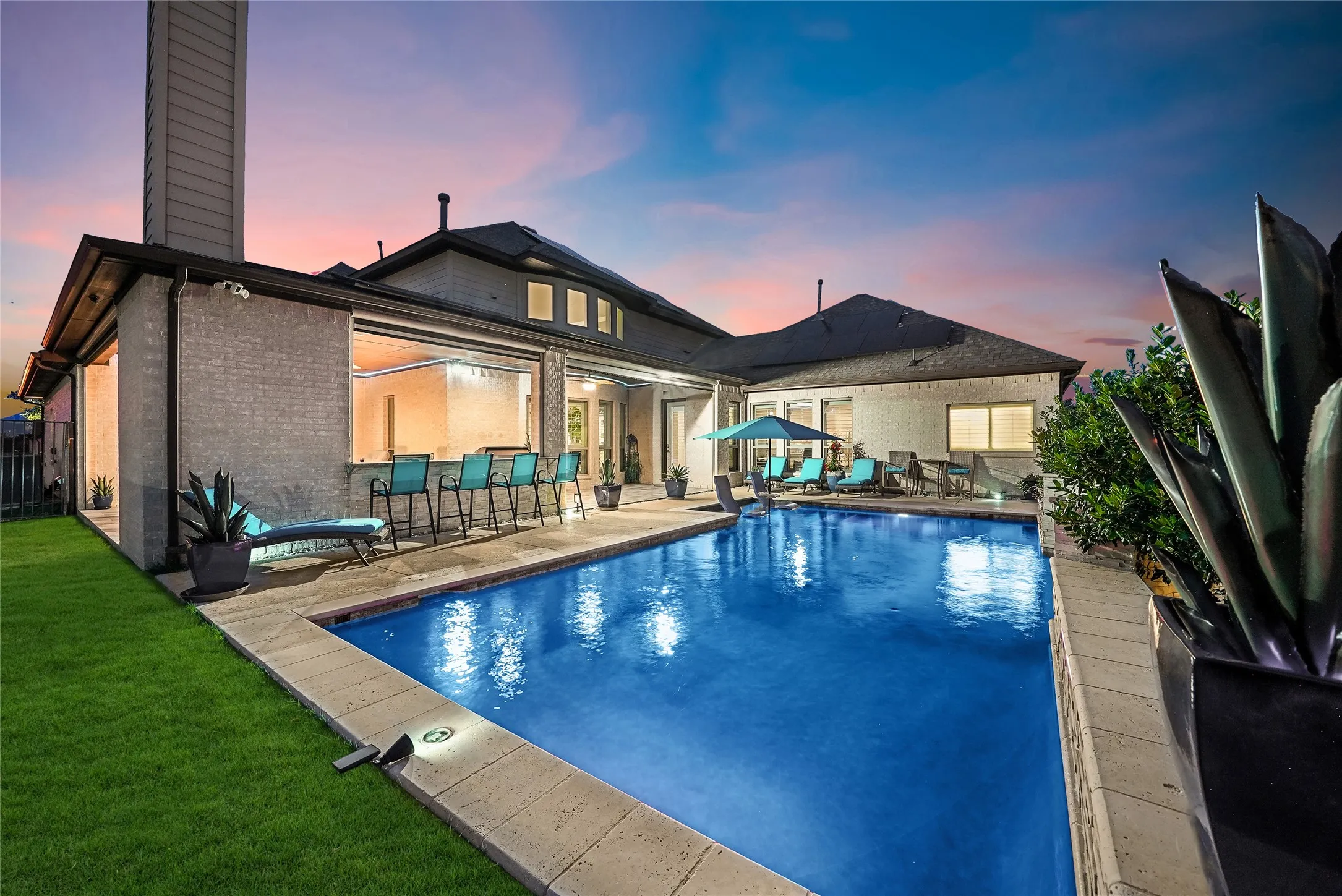 Single Family Residence For Sale in Rockwall County , 2604 Coyote Crossing, Rockwall, Texas 75087, 5 Bedroom, 6 Bathroom, 3 Garage spaces, 5,533 Sqft, built in 2019, mls#21284766, Real Estate Agent in Rockwall, Homes For Sale in Rockwall county, Homes For Sale in Rockwall, Realtor in Rockwall Texas, Real Estate Brokerage Independent Realty Texas, Luminita Cordes Realtor