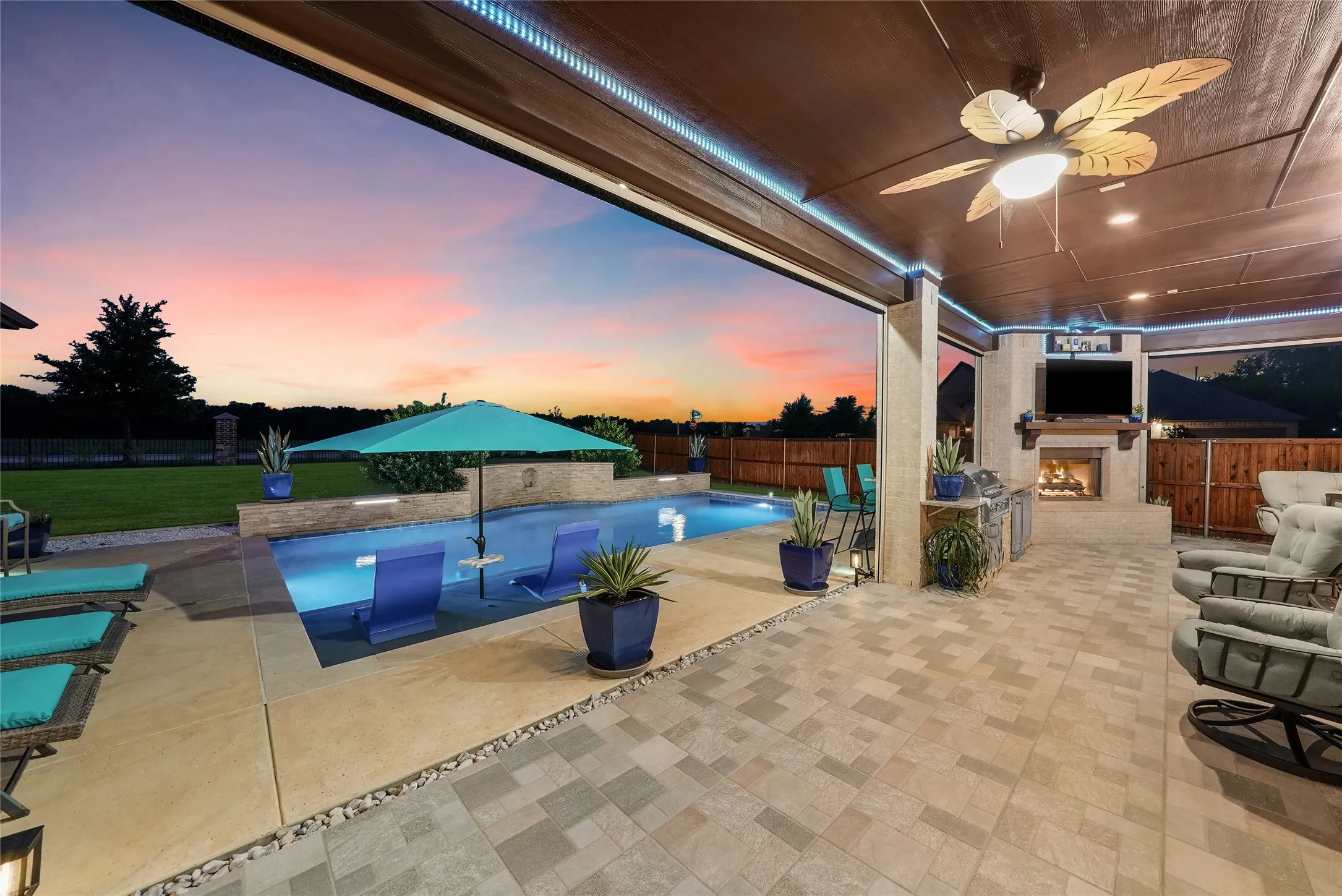 Single Family Residence For Sale in Rockwall County , 2604 Coyote Crossing, Rockwall, Texas 75087, 5 Bedroom, 6 Bathroom, 3 Garage spaces, 5,533 Sqft, built in 2019, mls#21284766, Real Estate Agent in Rockwall, Homes For Sale in Rockwall county, Homes For Sale in Rockwall, Realtor in Rockwall Texas, Real Estate Brokerage Independent Realty Texas, Luminita Cordes Realtor
