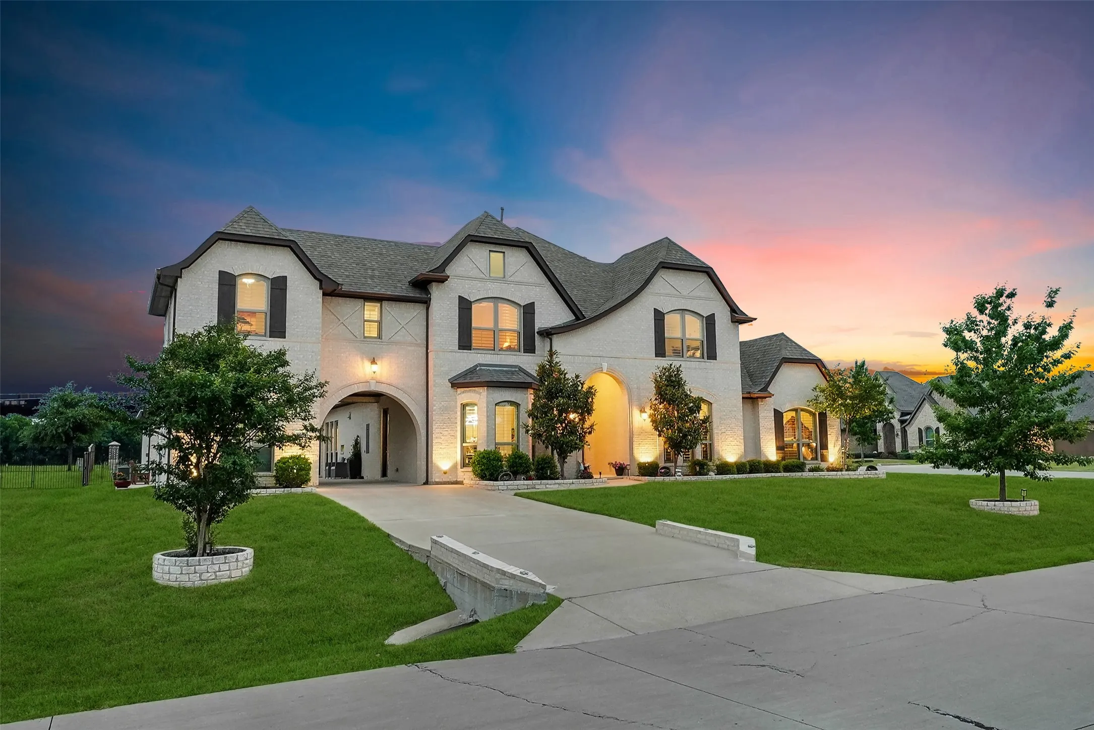 Single Family Residence For Sale in Rockwall County , 2604 Coyote Crossing, Rockwall, Texas 75087, 5 Bedroom, 6 Bathroom, 3 Garage spaces, 5,533 Sqft, built in 2019, mls#21284766, Real Estate Agent in Rockwall, Homes For Sale in Rockwall county, Homes For Sale in Rockwall, Realtor in Rockwall Texas, Real Estate Brokerage Independent Realty Texas, Luminita Cordes Realtor