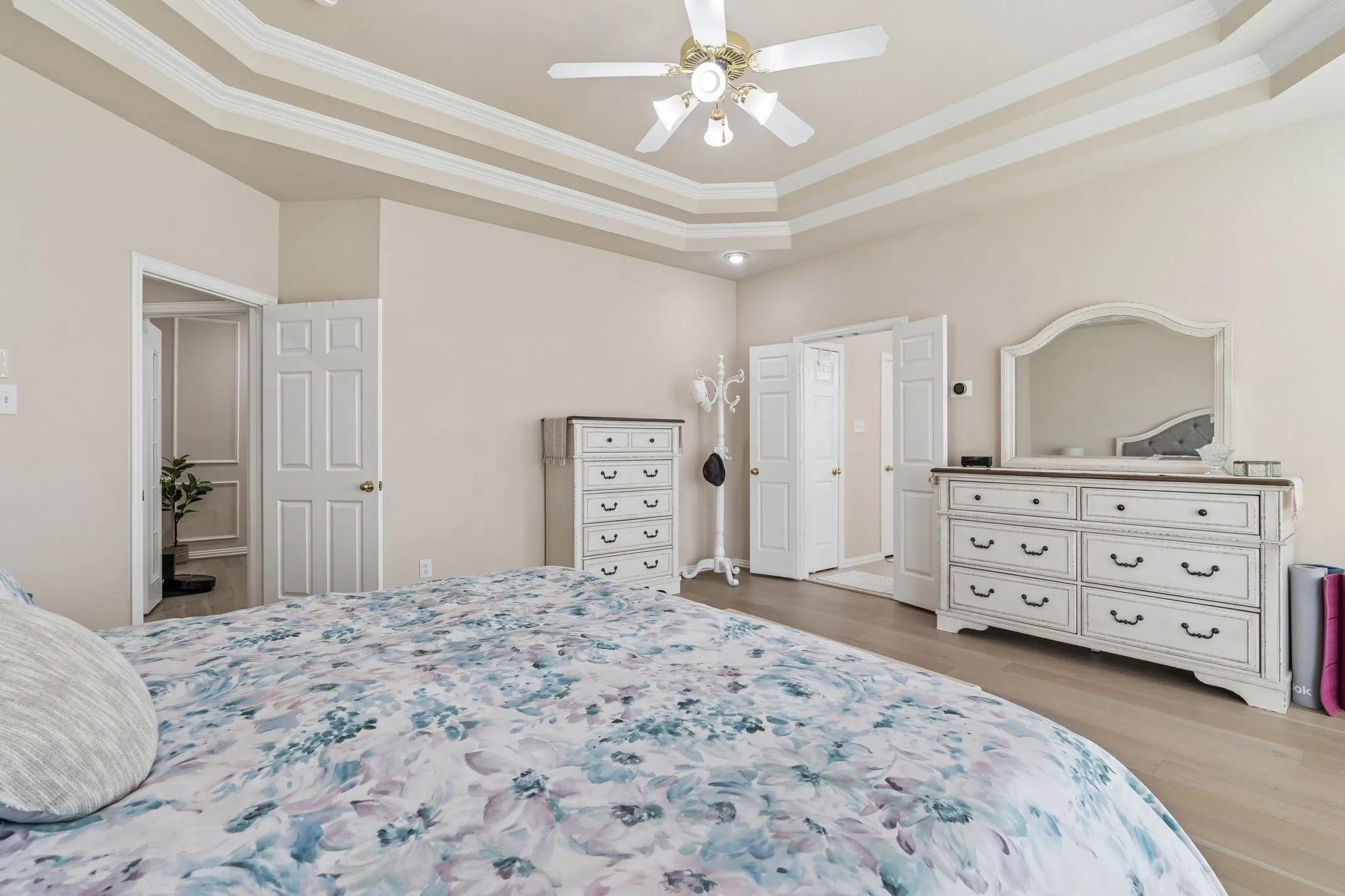 Single Family Residence For Sale in Denton County , 1649 Mcgee Lane, Carrollton, Texas 75010, 5 Bedroom, 4 Bathroom, 3 Garage spaces, 4,128 Sqft, built in 2000, mls#21283020, Real Estate Agent in Carrollton, Homes For Sale in Denton county, Homes For Sale in Carrollton, Realtor in Carrollton Texas, Real Estate Brokerage Independent Realty Texas, Luminita Cordes Realtor