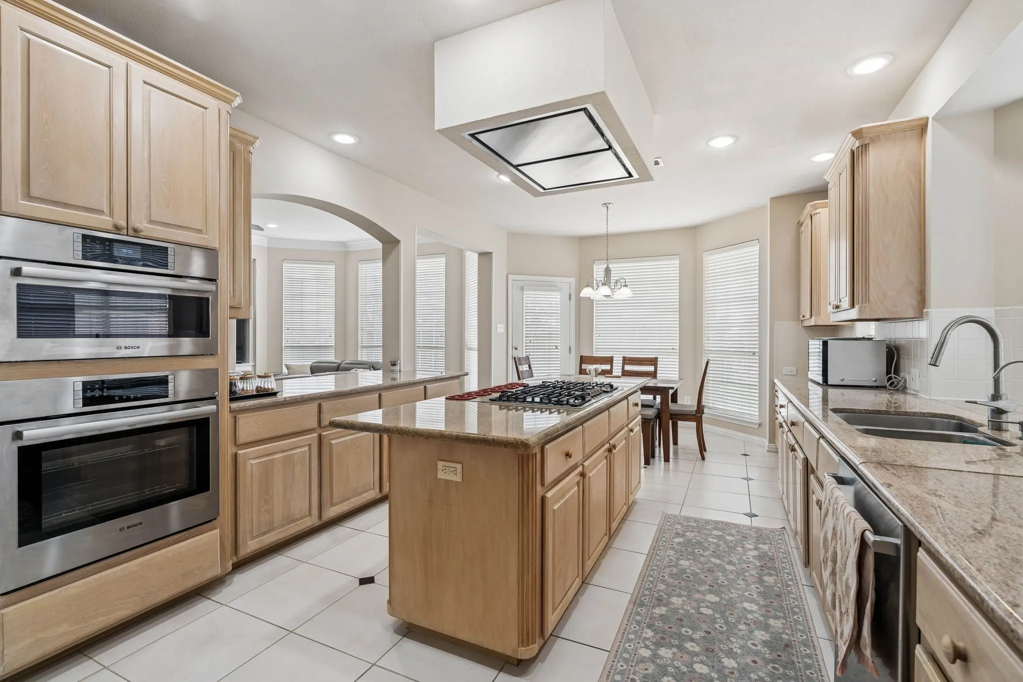Single Family Residence For Sale in Denton County , 1649 Mcgee Lane, Carrollton, Texas 75010, 5 Bedroom, 4 Bathroom, 3 Garage spaces, 4,128 Sqft, built in 2000, mls#21283020, Real Estate Agent in Carrollton, Homes For Sale in Denton county, Homes For Sale in Carrollton, Realtor in Carrollton Texas, Real Estate Brokerage Independent Realty Texas, Luminita Cordes Realtor
