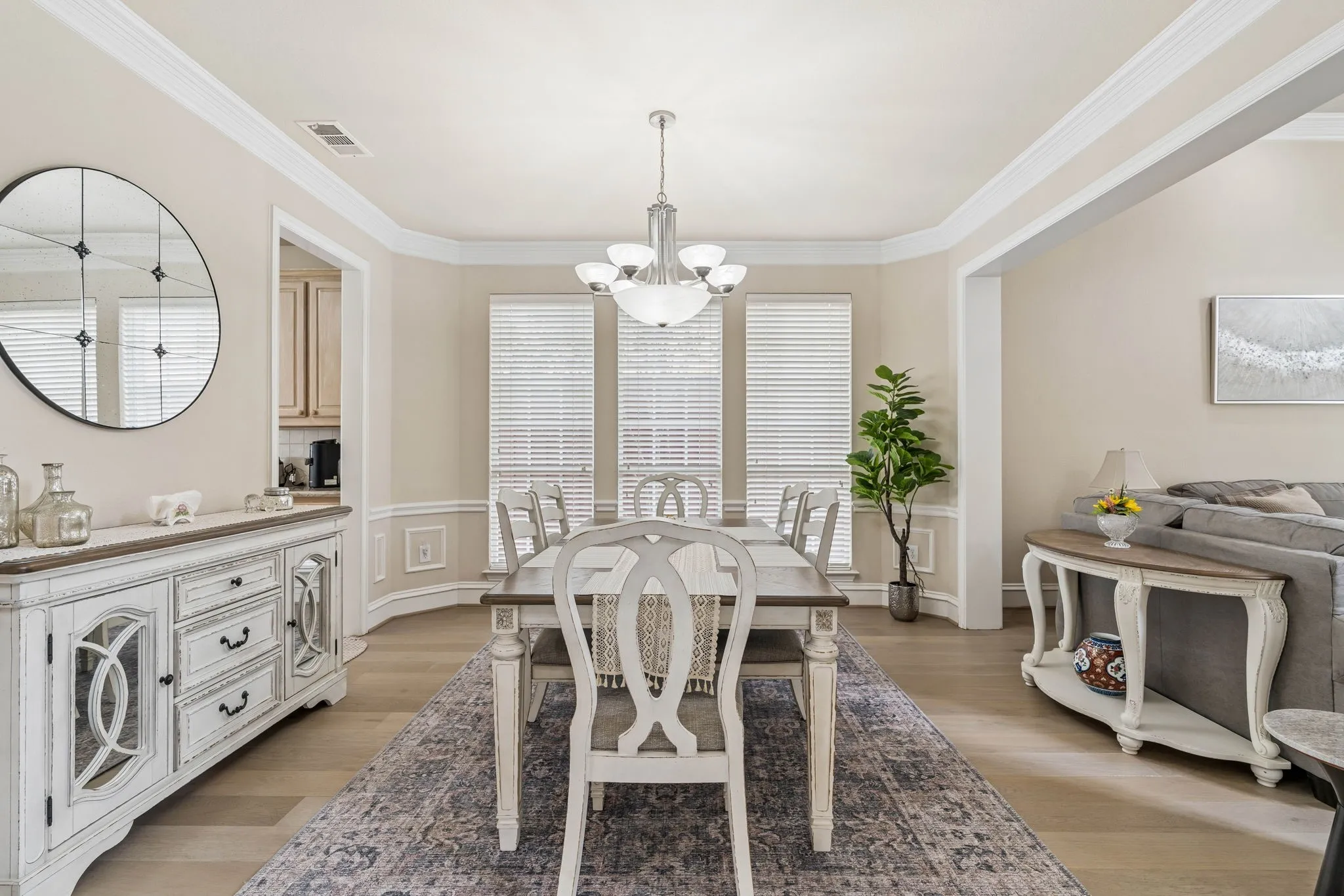 Single Family Residence For Sale in Denton County , 1649 Mcgee Lane, Carrollton, Texas 75010, 5 Bedroom, 4 Bathroom, 3 Garage spaces, 4,128 Sqft, built in 2000, mls#21283020, Real Estate Agent in Carrollton, Homes For Sale in Denton county, Homes For Sale in Carrollton, Realtor in Carrollton Texas, Real Estate Brokerage Independent Realty Texas, Luminita Cordes Realtor