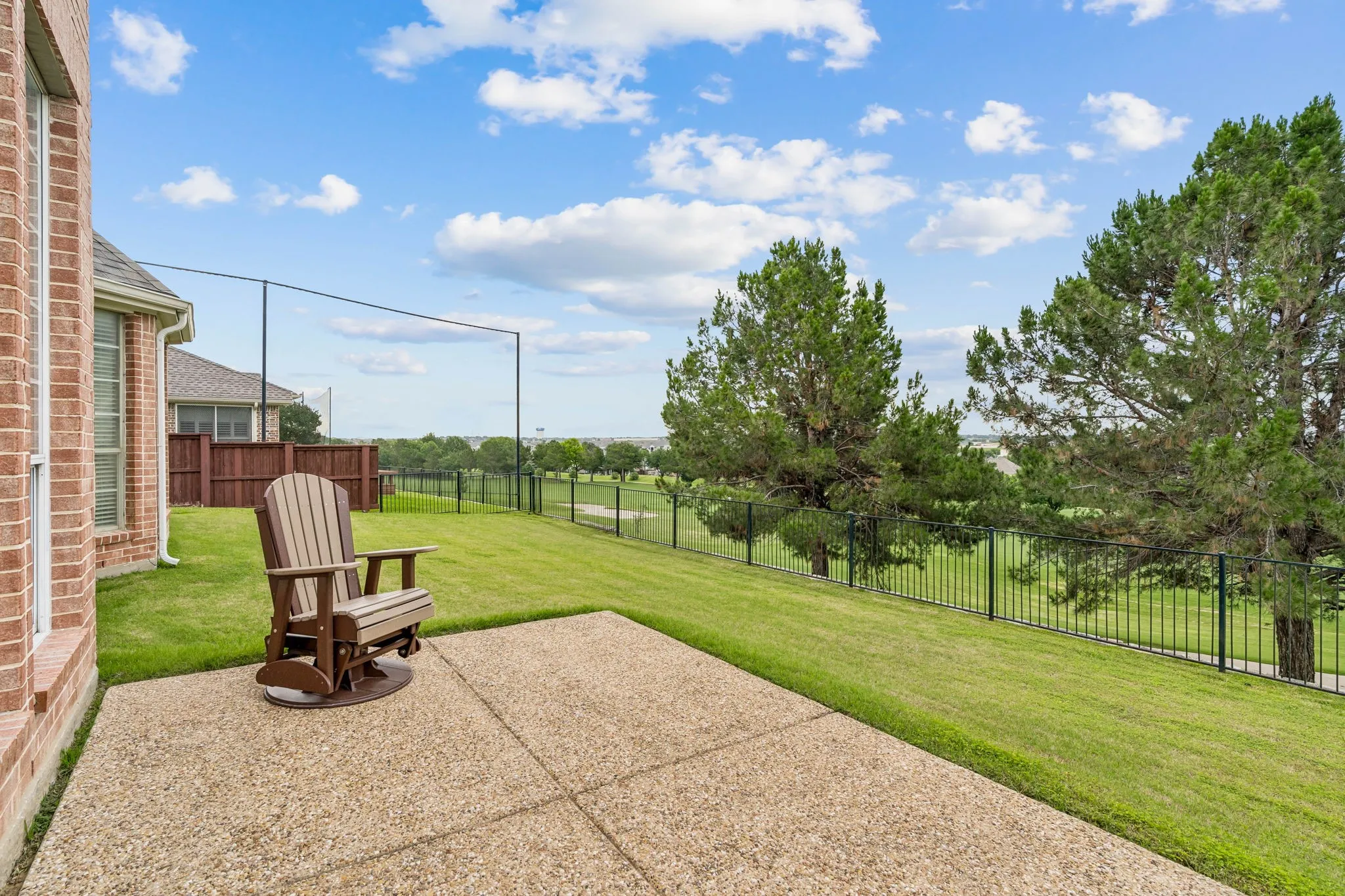 Single Family Residence For Sale in Denton County , 1649 Mcgee Lane, Carrollton, Texas 75010, 5 Bedroom, 4 Bathroom, 3 Garage spaces, 4,128 Sqft, built in 2000, mls#21283020, Real Estate Agent in Carrollton, Homes For Sale in Denton county, Homes For Sale in Carrollton, Realtor in Carrollton Texas, Real Estate Brokerage Independent Realty Texas, Luminita Cordes Realtor