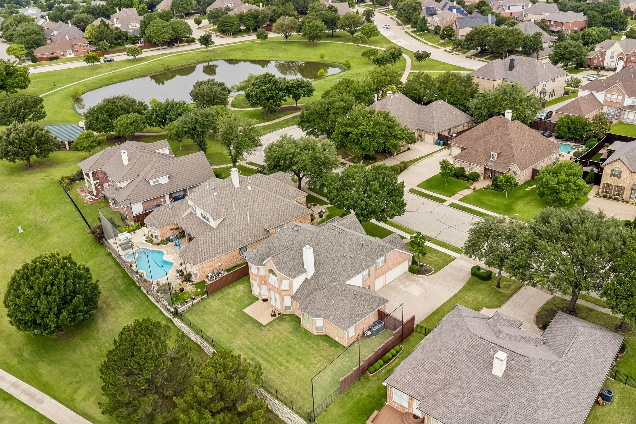 Single Family Residence For Sale in Denton County , 1649 Mcgee Lane, Carrollton, Texas 75010, 5 Bedroom, 4 Bathroom, 3 Garage spaces, 4,128 Sqft, built in 2000, mls#21283020, Real Estate Agent in Carrollton, Homes For Sale in Denton county, Homes For Sale in Carrollton, Realtor in Carrollton Texas, Real Estate Brokerage Independent Realty Texas, Luminita Cordes Realtor