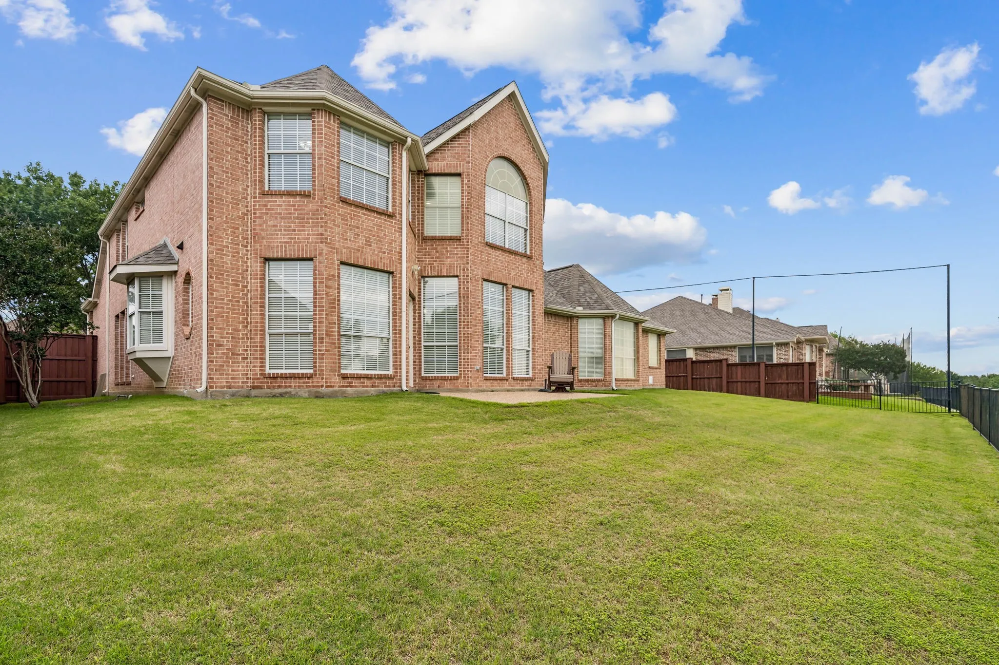 Single Family Residence For Sale in Denton County , 1649 Mcgee Lane, Carrollton, Texas 75010, 5 Bedroom, 4 Bathroom, 3 Garage spaces, 4,128 Sqft, built in 2000, mls#21283020, Real Estate Agent in Carrollton, Homes For Sale in Denton county, Homes For Sale in Carrollton, Realtor in Carrollton Texas, Real Estate Brokerage Independent Realty Texas, Luminita Cordes Realtor