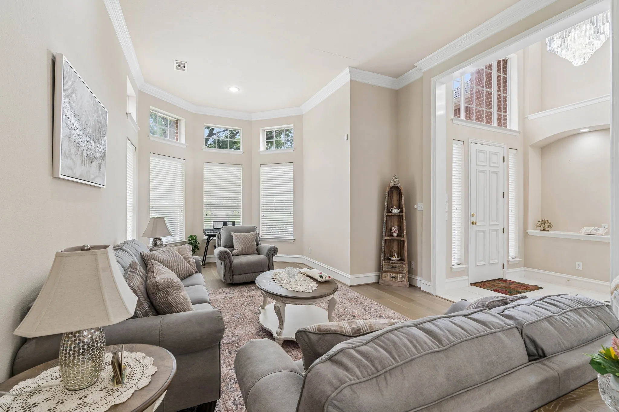 Single Family Residence For Sale in Denton County , 1649 Mcgee Lane, Carrollton, Texas 75010, 5 Bedroom, 4 Bathroom, 3 Garage spaces, 4,128 Sqft, built in 2000, mls#21283020, Real Estate Agent in Carrollton, Homes For Sale in Denton county, Homes For Sale in Carrollton, Realtor in Carrollton Texas, Real Estate Brokerage Independent Realty Texas, Luminita Cordes Realtor