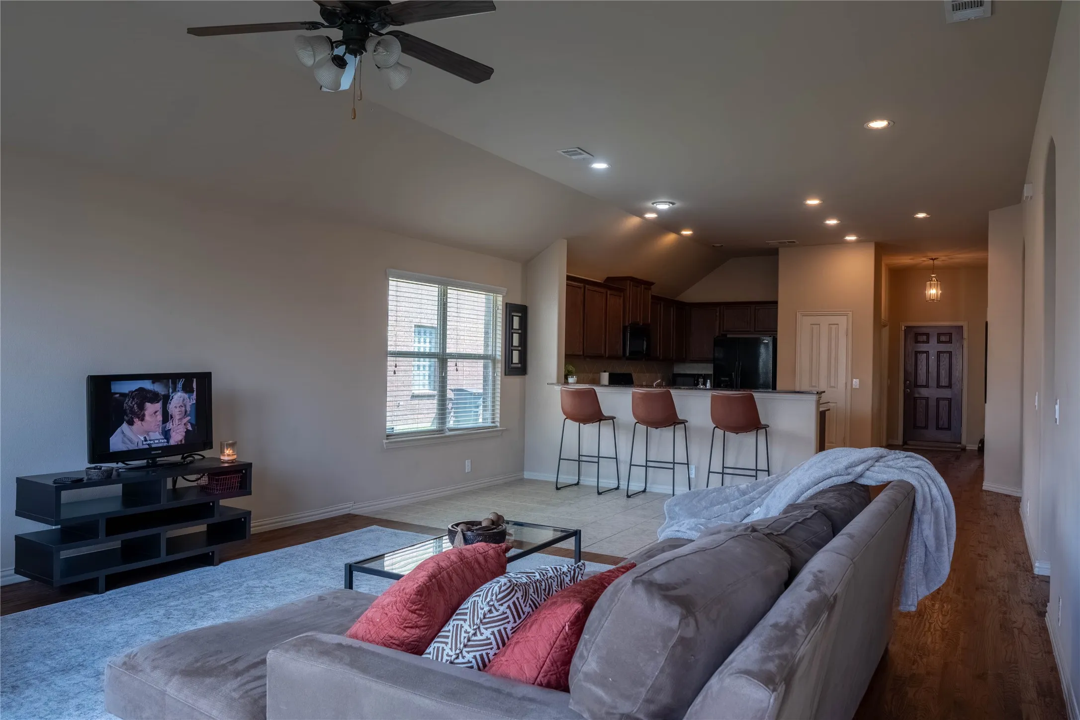 Single Family Residence For Sale in Tarrant County , 6956 Alcala, Grand Prairie, Texas 75054, 3 Bedrooms, 2 Bathrooms, 2 Garage spaces, 2,035 Sqft, built in 2012, Price $380,000, mls#21285830, Real Estate Agent in Grand Prairie, Homes For Sale in Tarrant county, Homes For Sale in Grand Prairie, Realtor in Grand Prairie Texas, Real Estate Brokerage Independent Realty Texas, Luminita Cordes Realtor
