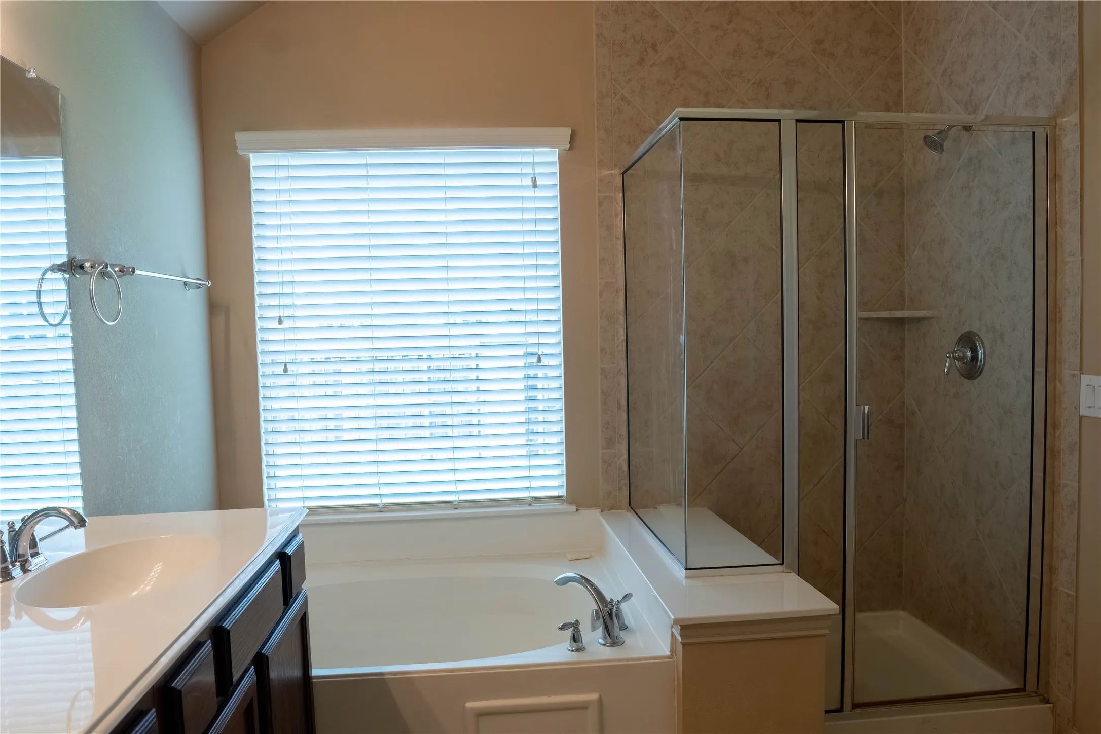 Single Family Residence For Sale in Tarrant County , 6956 Alcala, Grand Prairie, Texas 75054, 3 Bedrooms, 2 Bathrooms, 2 Garage spaces, 2,035 Sqft, built in 2012, Price $380,000, mls#21285830, Real Estate Agent in Grand Prairie, Homes For Sale in Tarrant county, Homes For Sale in Grand Prairie, Realtor in Grand Prairie Texas, Real Estate Brokerage Independent Realty Texas, Luminita Cordes Realtor