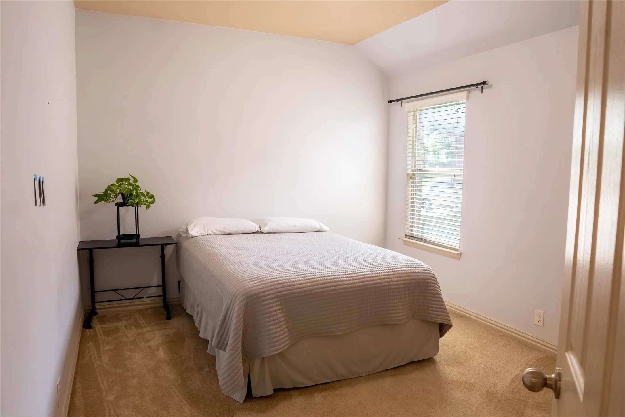 Single Family Residence For Sale in Tarrant County , 6956 Alcala, Grand Prairie, Texas 75054, 3 Bedrooms, 2 Bathrooms, 2 Garage spaces, 2,035 Sqft, built in 2012, Price $380,000, mls#21285830, Real Estate Agent in Grand Prairie, Homes For Sale in Tarrant county, Homes For Sale in Grand Prairie, Realtor in Grand Prairie Texas, Real Estate Brokerage Independent Realty Texas, Luminita Cordes Realtor