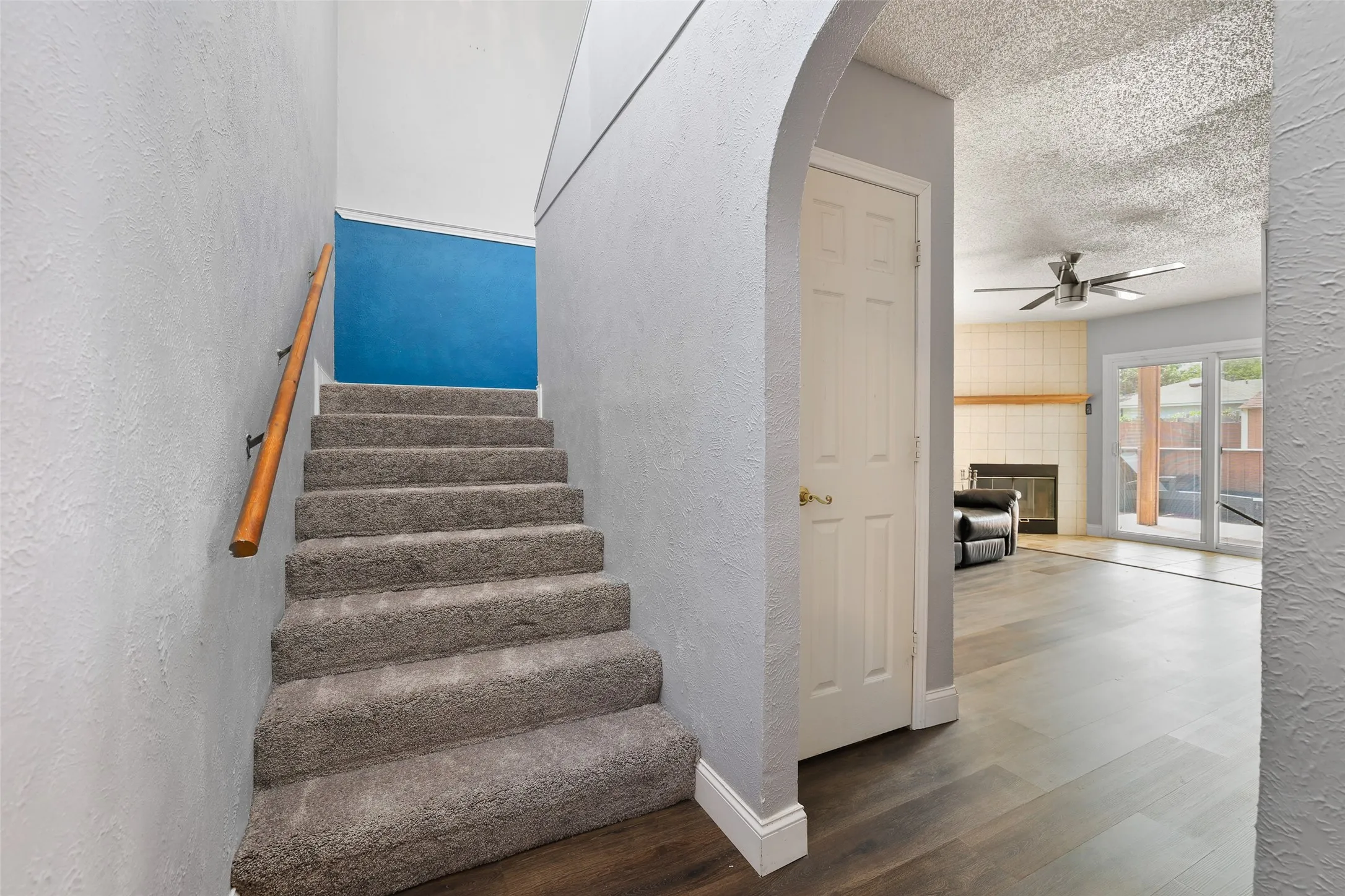 Single Family Residence For Sale in Dallas County , 204 E Avenue D, Garland, Texas 75040, 2 Bedroom, 3 Bathroom, Garage spaces, 2,184 Sqft, built in 1950, mls#21283908, Real Estate Agent in Garland, Homes For Sale in Dallas county, Homes For Sale in Garland, Realtor in Garland Texas, Real Estate Brokerage Independent Realty Texas, Luminita Cordes Realtor